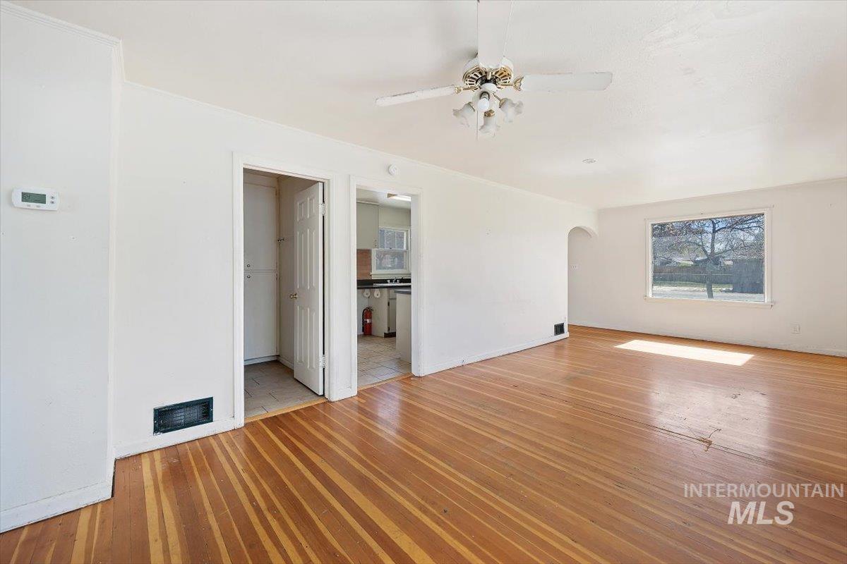 481 Borah Ave, Twin Falls, Idaho 83301, 2 Bedrooms, 1 Bathroom, Residential For Sale, Price $195,000,MLS 98979304