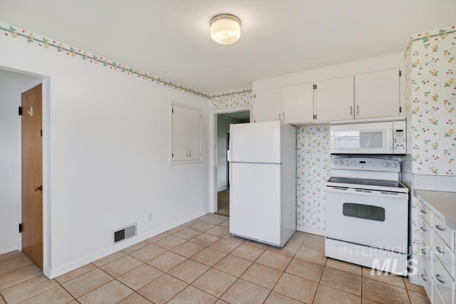 1115 5th Street, Clarkston, Washington 99403, 2 Bedrooms, 1 Bathroom, Residential For Sale, Price $297,000,MLS 98979307