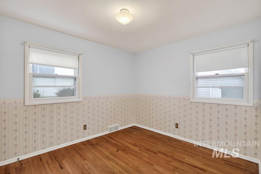 1115 5th Street, Clarkston, Washington 99403, 2 Bedrooms, 1 Bathroom, Residential For Sale, Price $297,000,MLS 98979307