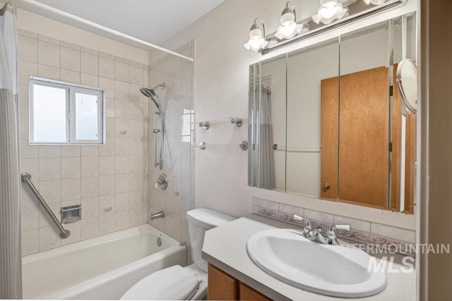 1115 5th Street, Clarkston, Washington 99403, 2 Bedrooms, 1 Bathroom, Residential For Sale, Price $297,000,MLS 98979307