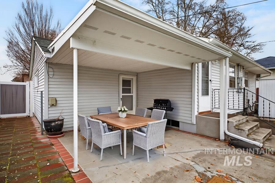 1115 5th Street, Clarkston, Washington 99403, 2 Bedrooms, 1 Bathroom, Residential For Sale, Price $297,000,MLS 98979307