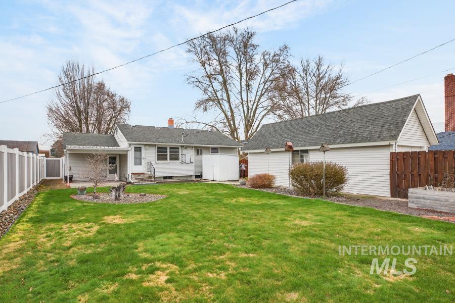 1115 5th Street, Clarkston, Washington 99403, 2 Bedrooms, 1 Bathroom, Residential For Sale, Price $297,000,MLS 98979307