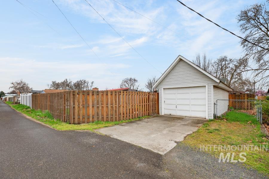 1115 5th Street, Clarkston, Washington 99403, 2 Bedrooms, 1 Bathroom, Residential For Sale, Price $297,000,MLS 98979307