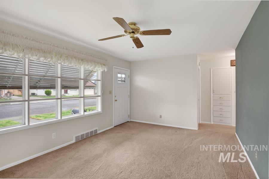 1115 5th Street, Clarkston, Washington 99403, 2 Bedrooms, 1 Bathroom, Residential For Sale, Price $297,000,MLS 98979307