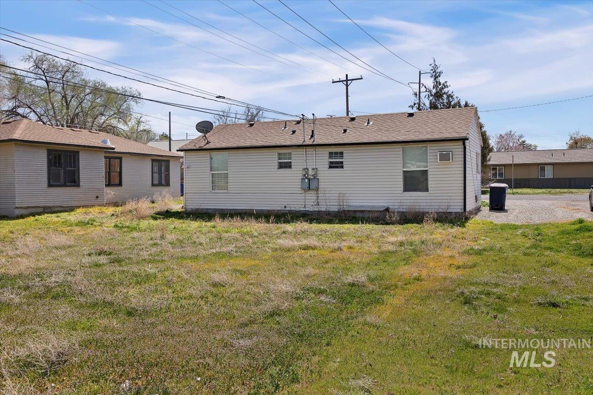 467 & 471 Borah Ave, Twin Falls, Idaho 83301, 1 Bedroom, 1 Bathroom, Residential Income For Sale, Price $225,000,MLS 98979310