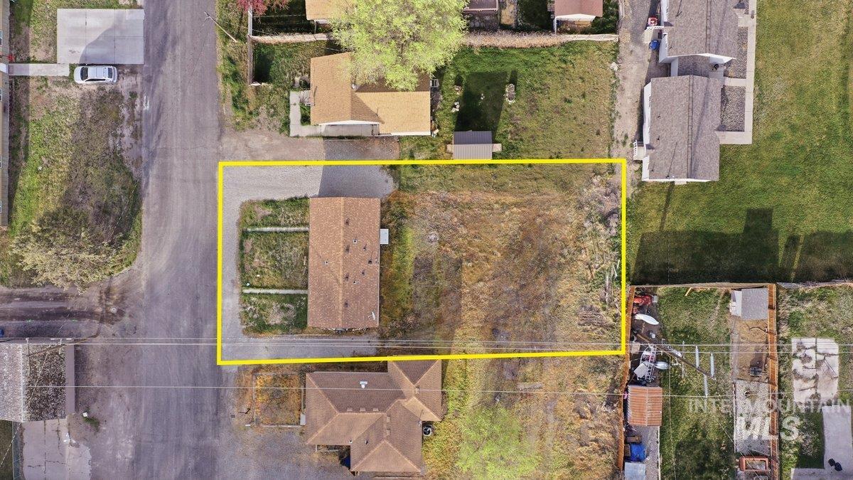 467 & 471 Borah Ave, Twin Falls, Idaho 83301, 1 Bedroom, 1 Bathroom, Residential Income For Sale, Price $225,000,MLS 98979310