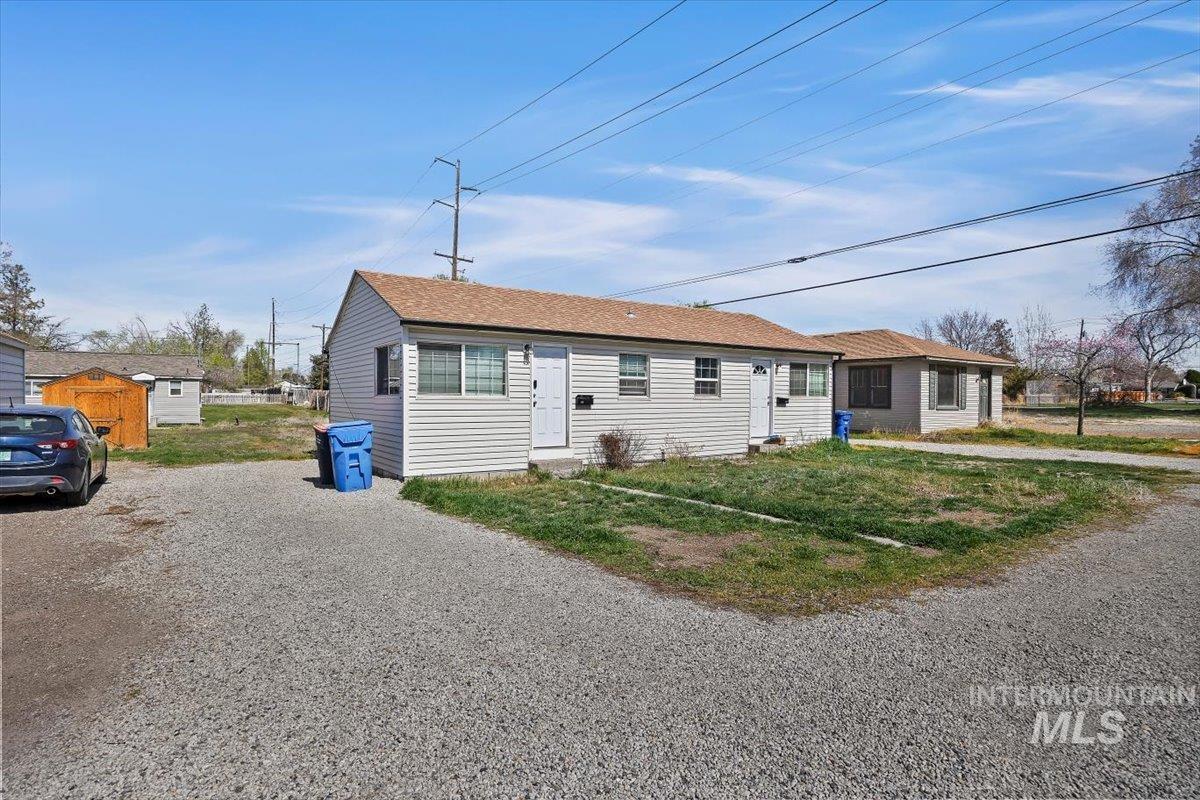 467 & 471 Borah Ave, Twin Falls, Idaho 83301, 1 Bedroom, 1 Bathroom, Residential Income For Sale, Price $225,000,MLS 98979310