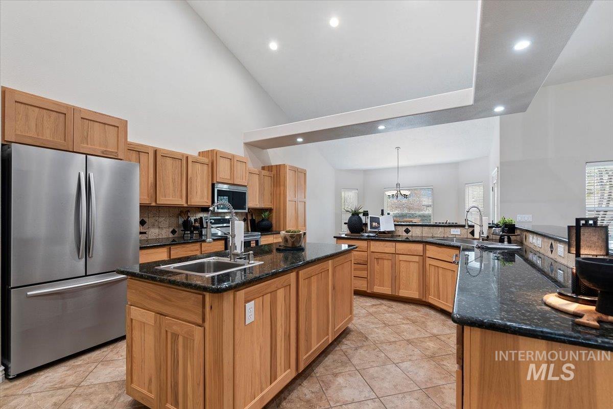 3758 S Merrivale Way, Meridian, Idaho 83642-9230, 4 Bedrooms, 4 Bathrooms, Residential For Sale, Price $899,900,MLS 98979312