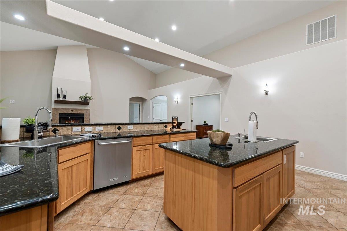 3758 S Merrivale Way, Meridian, Idaho 83642-9230, 4 Bedrooms, 4 Bathrooms, Residential For Sale, Price $899,900,MLS 98979312