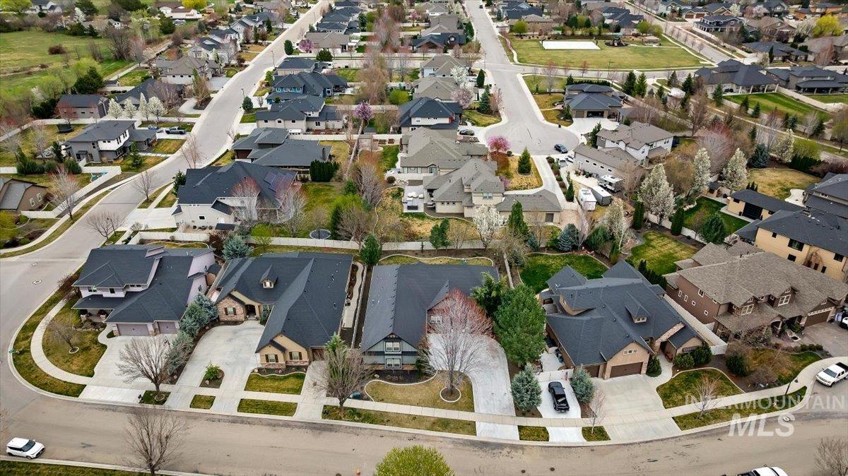 3758 S Merrivale Way, Meridian, Idaho 83642-9230, 4 Bedrooms, 4 Bathrooms, Residential For Sale, Price $899,900,MLS 98979312
