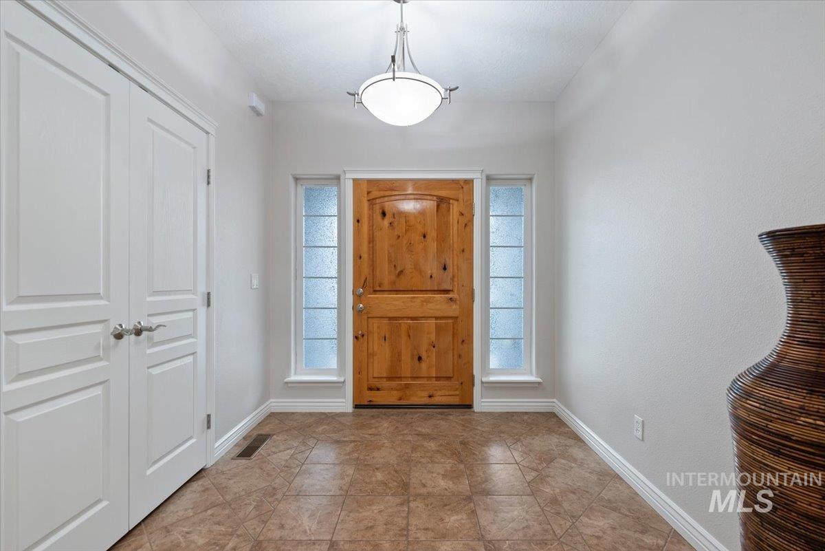 3758 S Merrivale Way, Meridian, Idaho 83642-9230, 4 Bedrooms, 4 Bathrooms, Residential For Sale, Price $899,900,MLS 98979312