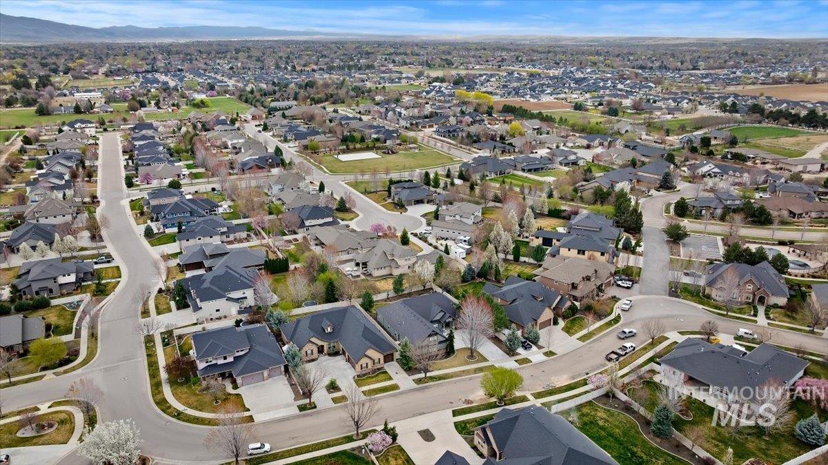 3758 S Merrivale Way, Meridian, Idaho 83642-9230, 4 Bedrooms, 4 Bathrooms, Residential For Sale, Price $899,900, 98979312
