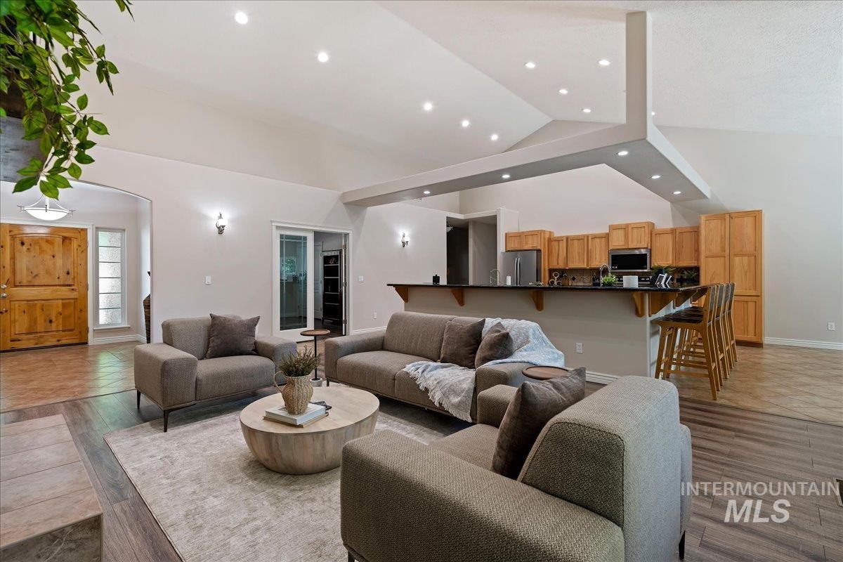 3758 S Merrivale Way, Meridian, Idaho 83642-9230, 4 Bedrooms, 4 Bathrooms, Residential For Sale, Price $899,900, 98979312
