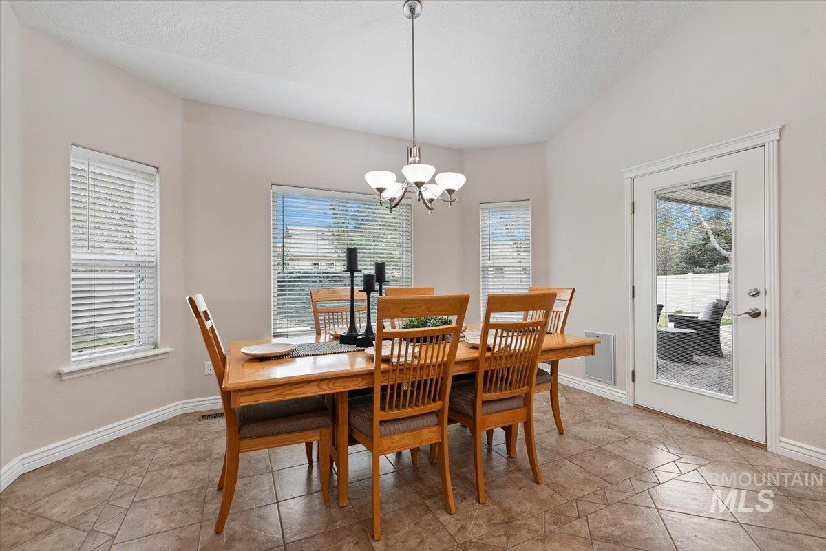 3758 S Merrivale Way, Meridian, Idaho 83642-9230, 4 Bedrooms, 4 Bathrooms, Residential For Sale, Price $899,900,MLS 98979312