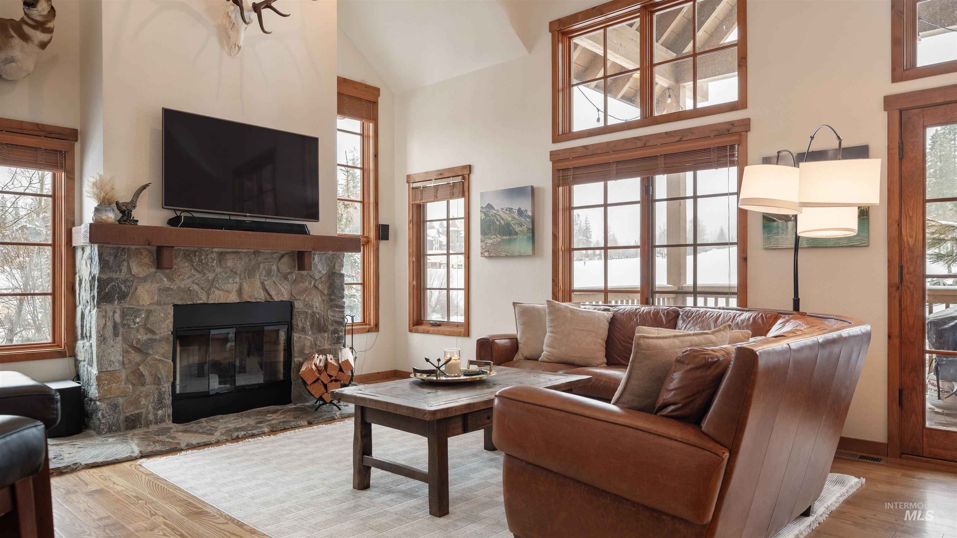 55 Golden Bar Court, Donnelly, Idaho 83615, 3 Bedrooms, 3 Bathrooms, Residential For Sale, Price $1,450,000, 98979313