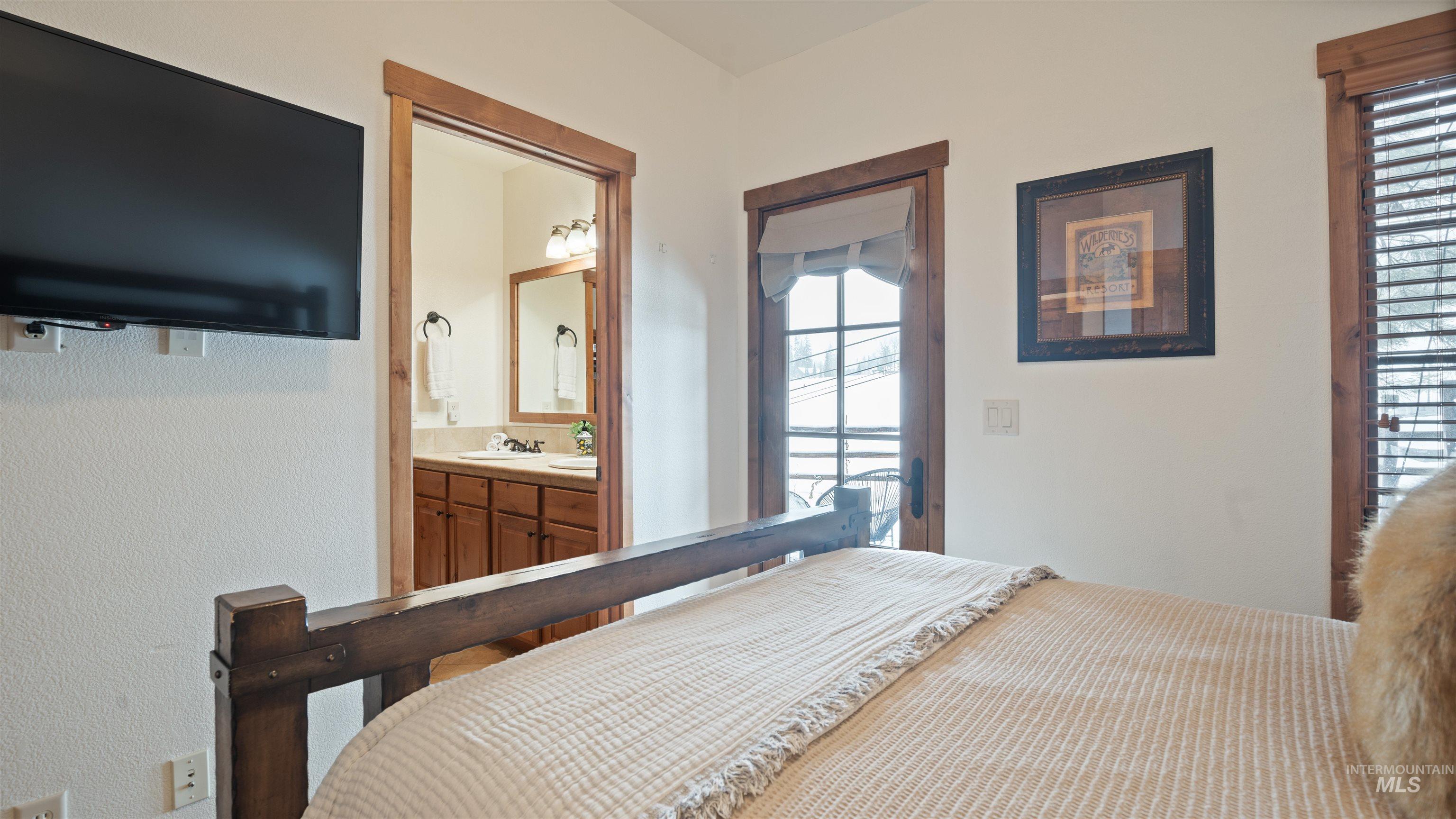 55 Golden Bar Court, Donnelly, Idaho 83615, 3 Bedrooms, 3 Bathrooms, Residential For Sale, Price $1,450,000, 98979313