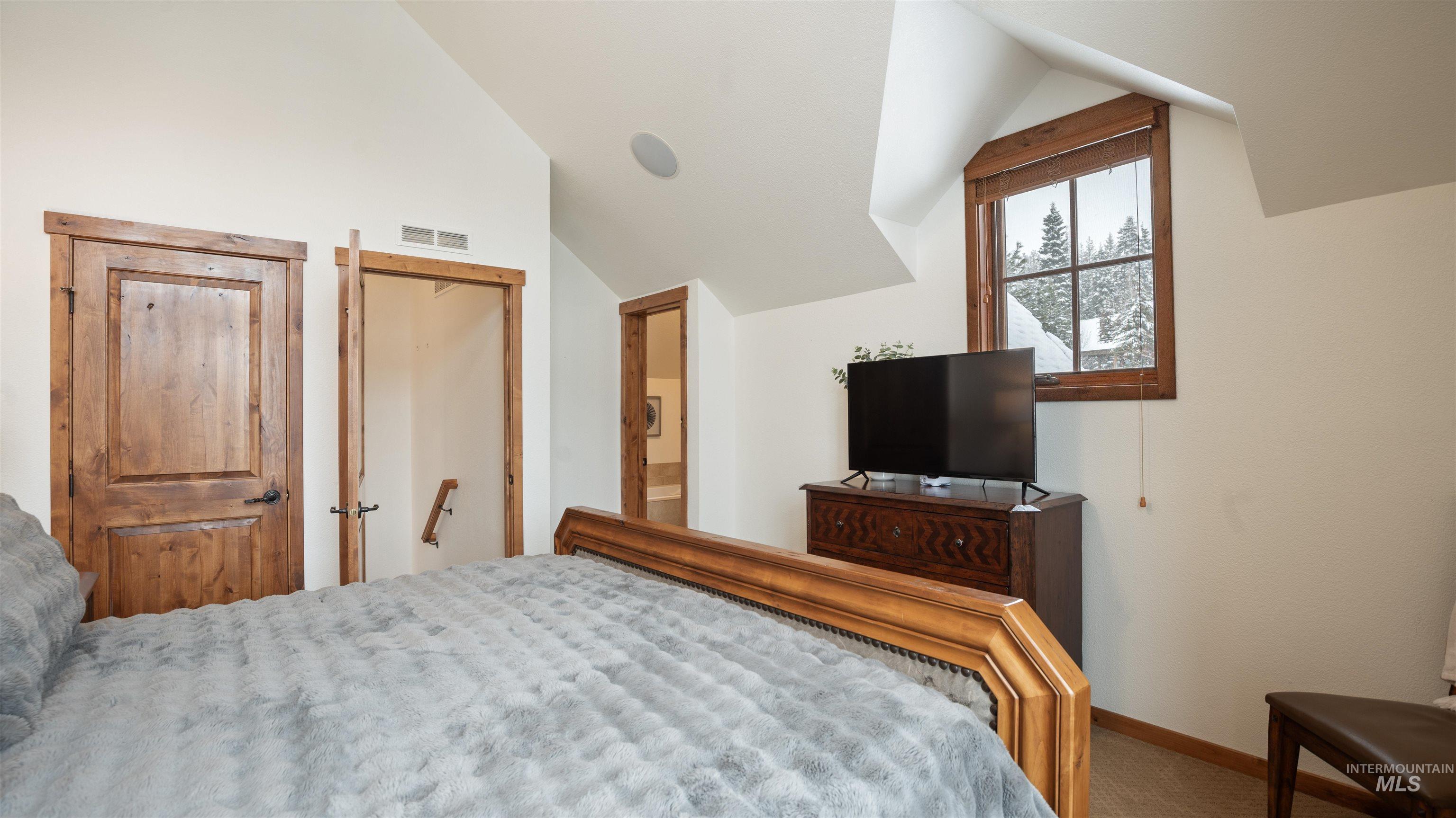 55 Golden Bar Court, Donnelly, Idaho 83615, 3 Bedrooms, 3 Bathrooms, Residential For Sale, Price $1,450,000, 98979313