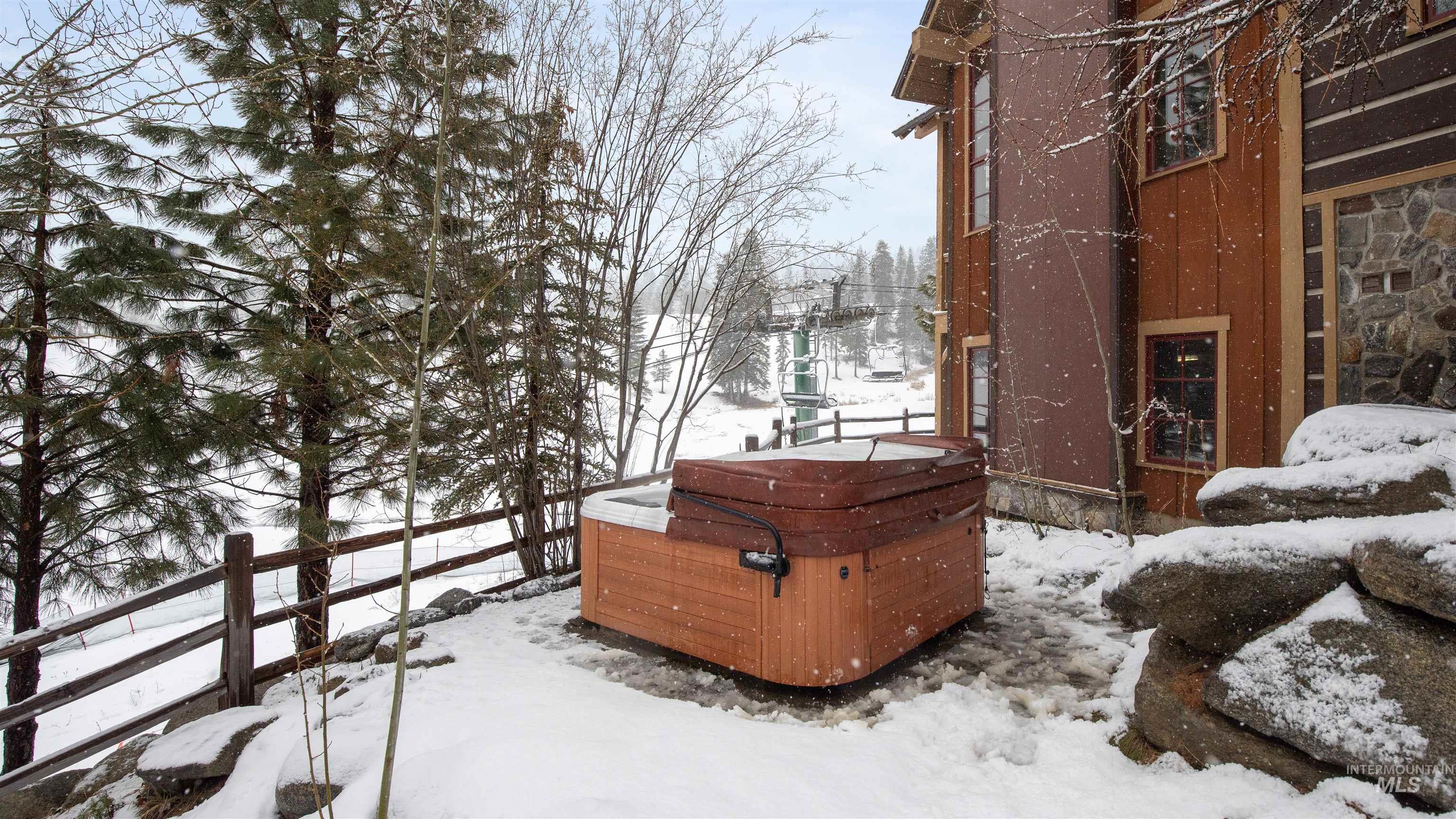 55 Golden Bar Court, Donnelly, Idaho 83615, 3 Bedrooms, 3 Bathrooms, Residential For Sale, Price $1,450,000, 98979313