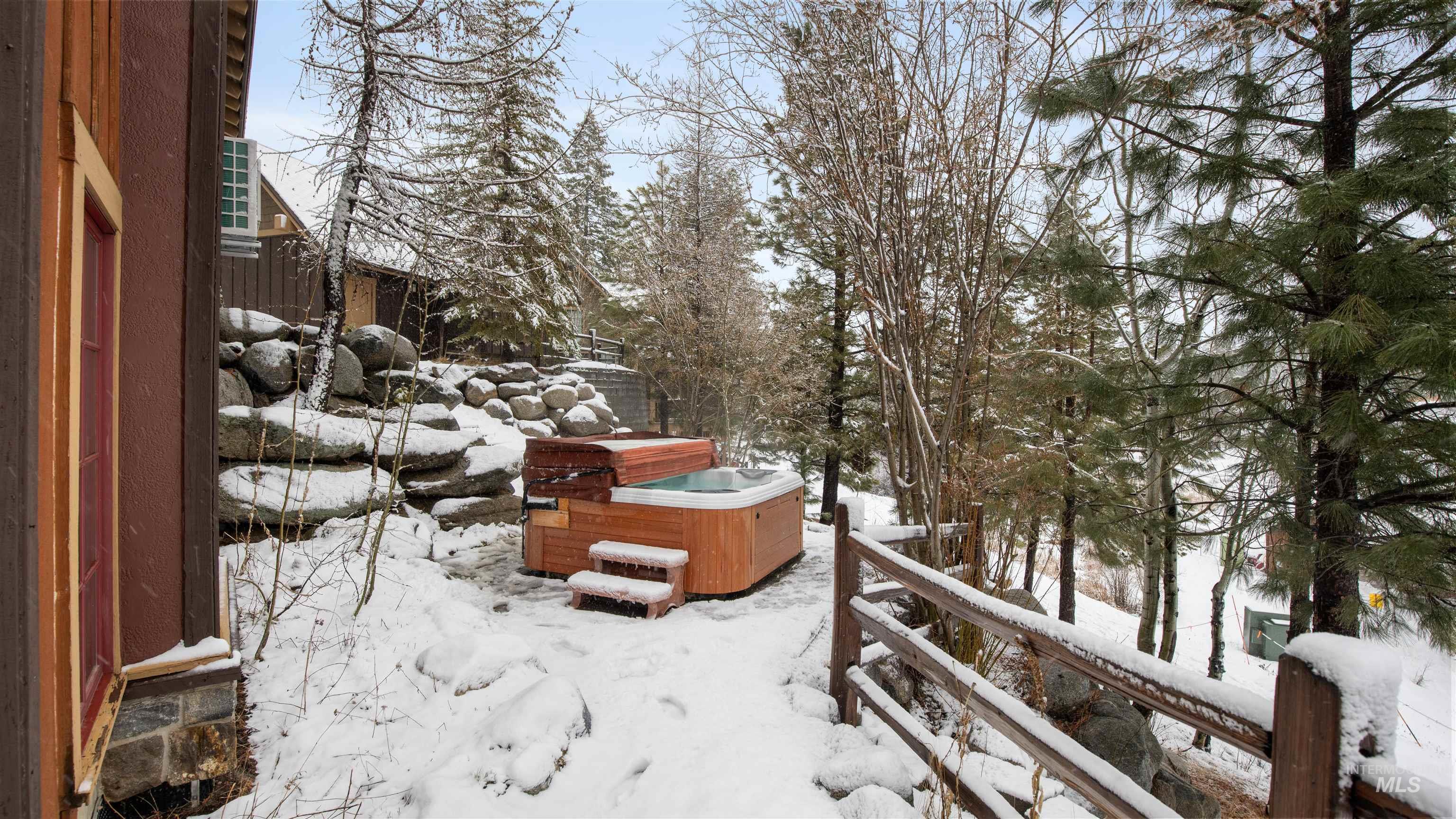 55 Golden Bar Court, Donnelly, Idaho 83615, 3 Bedrooms, 3 Bathrooms, Residential For Sale, Price $1,450,000, 98979313