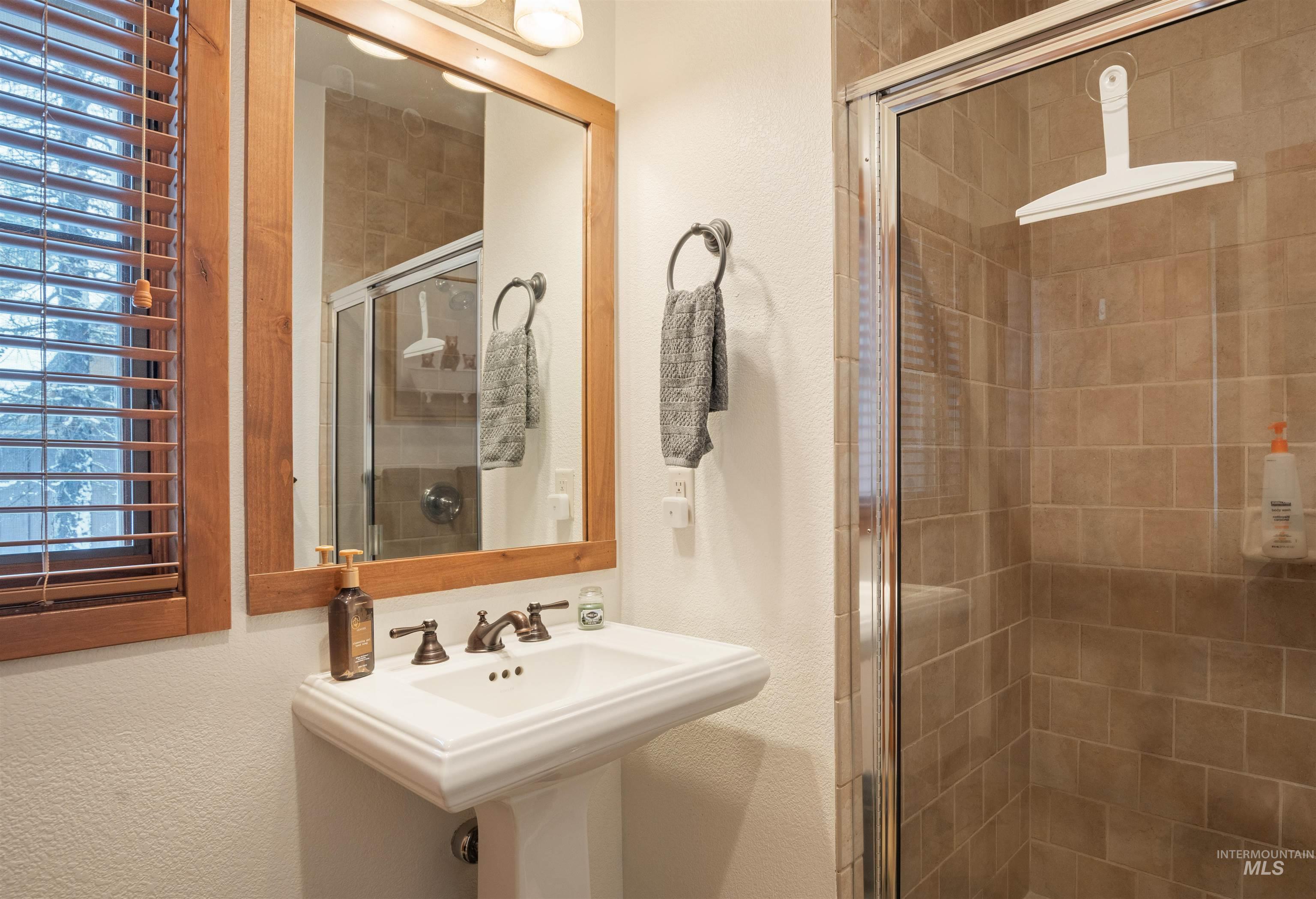 55 Golden Bar Court, Donnelly, Idaho 83615, 3 Bedrooms, 3 Bathrooms, Residential For Sale, Price $1,450,000, 98979313