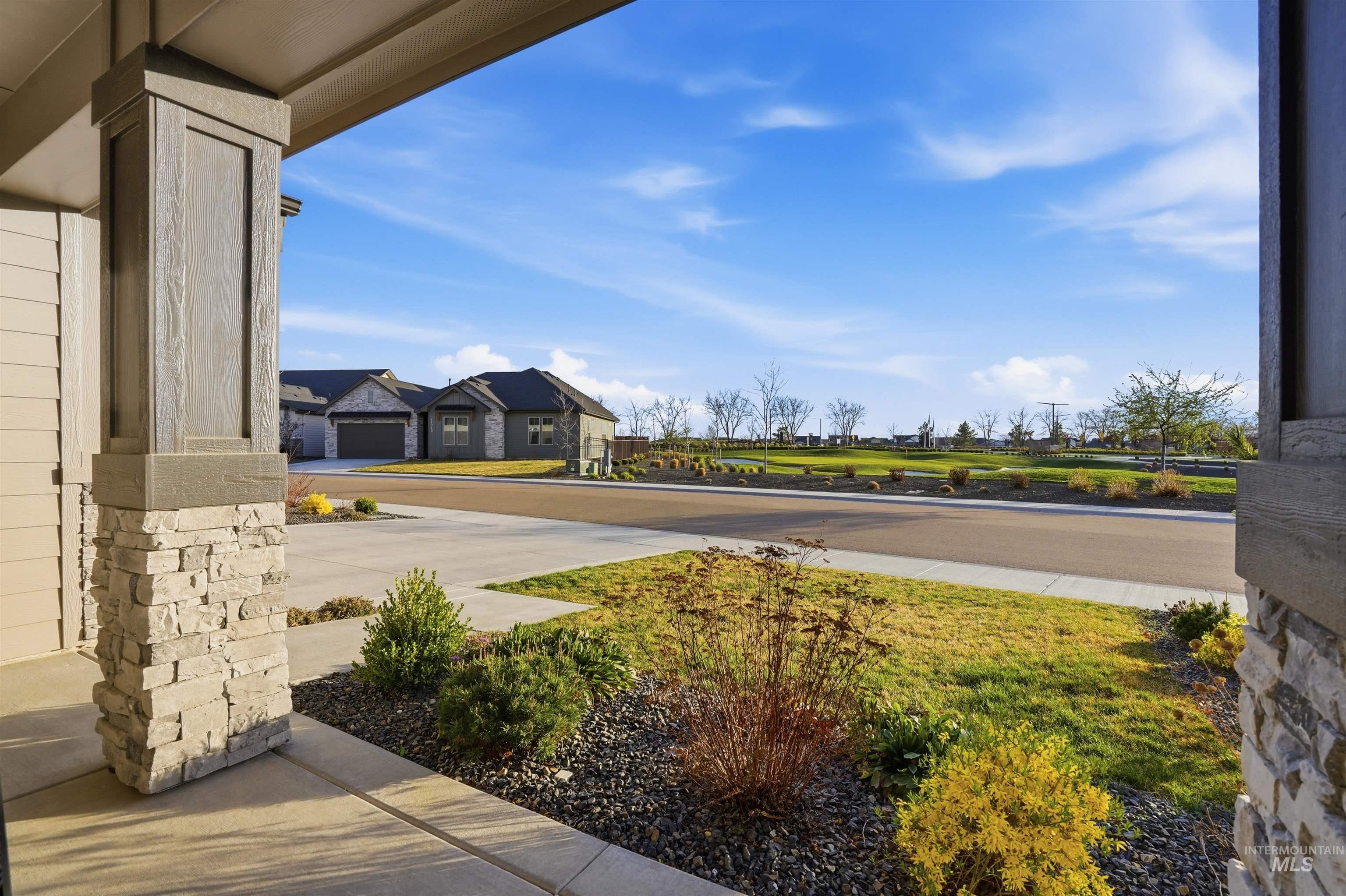 11728 W Ballad Ct, Kuna, Idaho 83634, 4 Bedrooms, 2.5 Bathrooms, Residential For Sale, Price $735,000,MLS 98979315