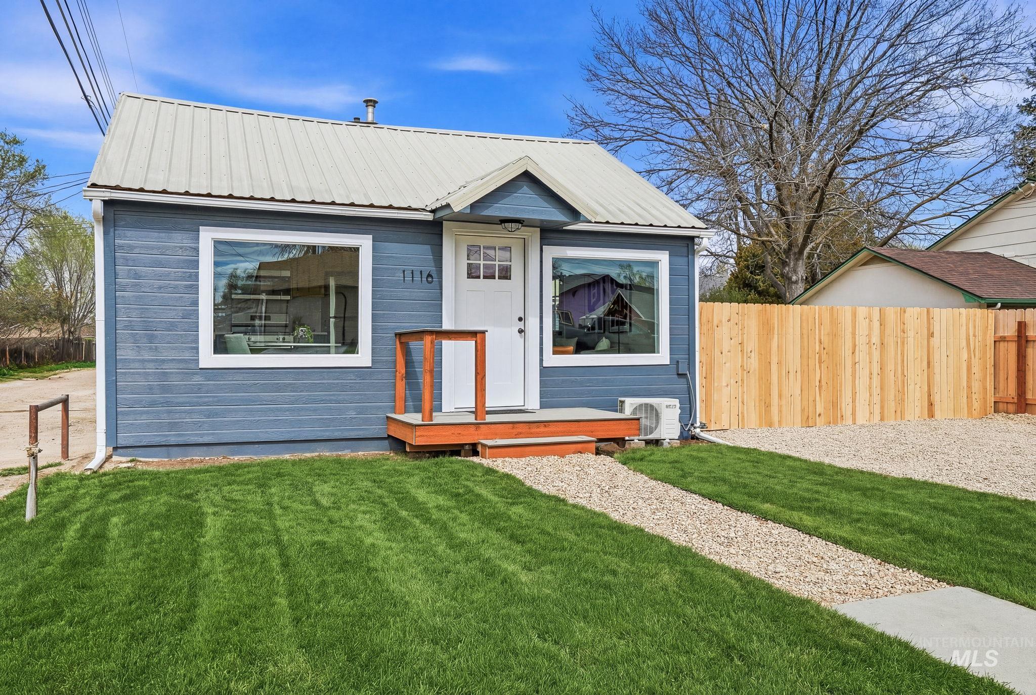 1116 E Washington Ave, Nampa, Idaho 83686, 2 Bedrooms, 1 Bathroom, Residential For Sale, Price $290,000,MLS 98979317