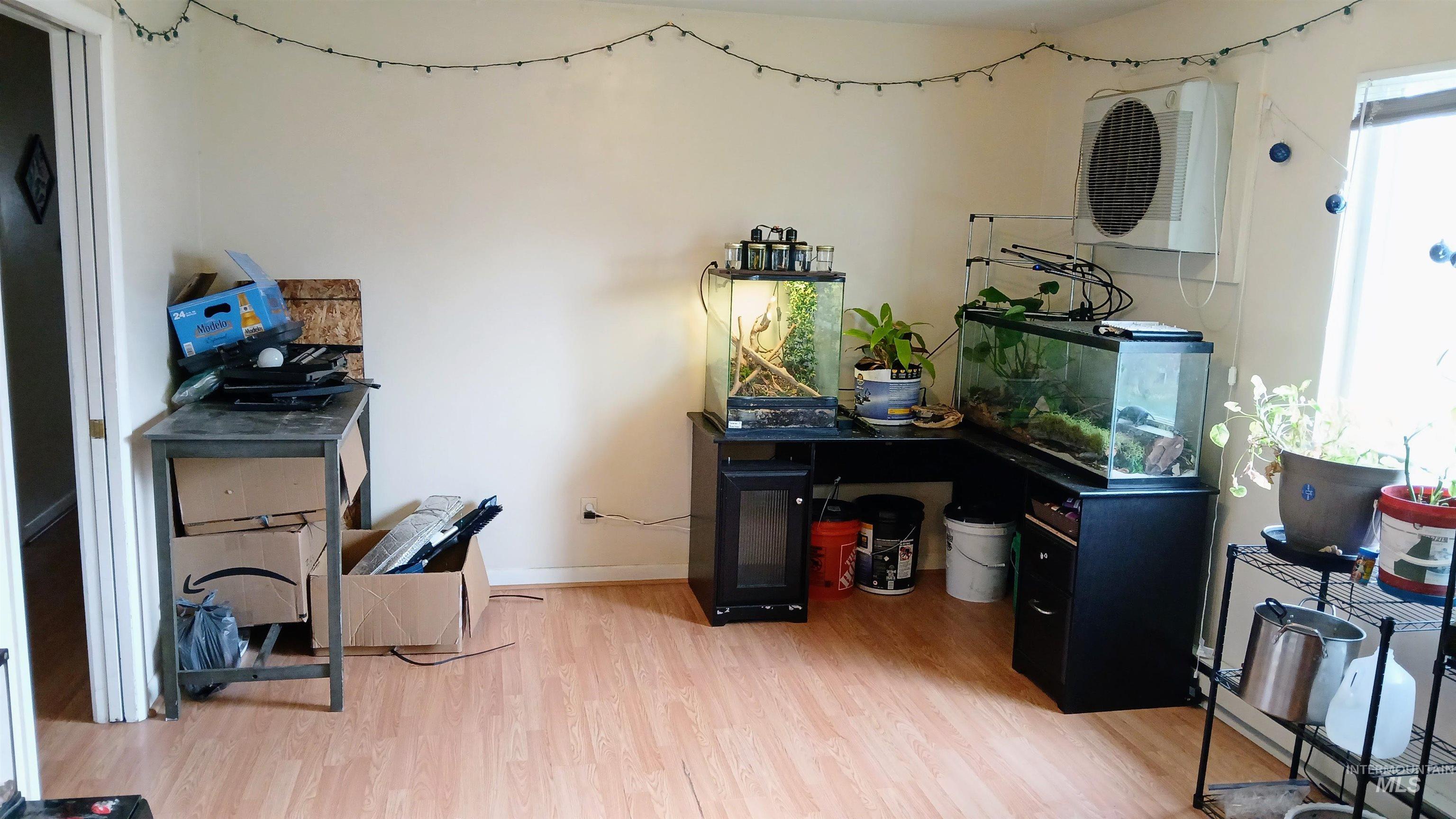 403 - 405 W Hazel St, Caldwell, Idaho 83605-4723, 3 Bedrooms, 1.5 Bathrooms, Residential Income For Sale, Price $440,000,MLS 98979321