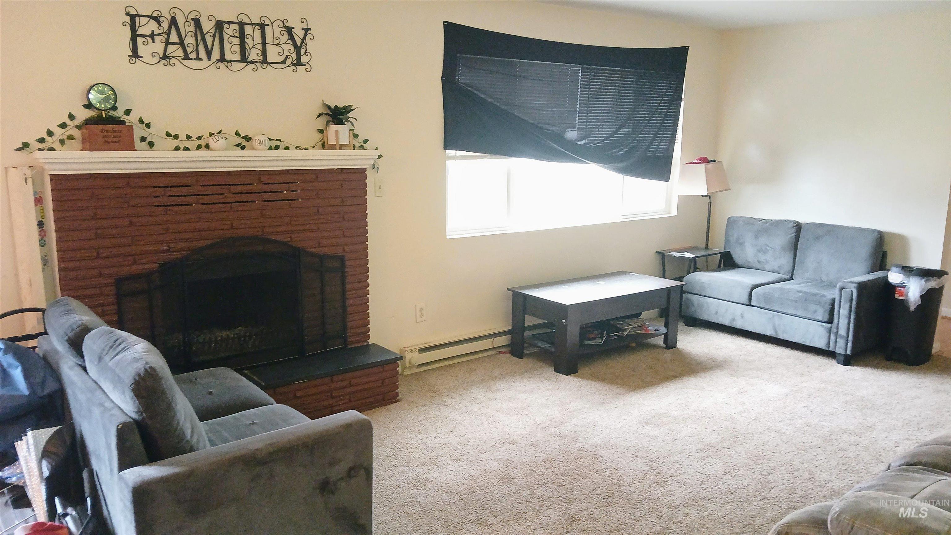 403 - 405 W Hazel St, Caldwell, Idaho 83605-4723, 3 Bedrooms, 1.5 Bathrooms, Residential Income For Sale, Price $440,000,MLS 98979321