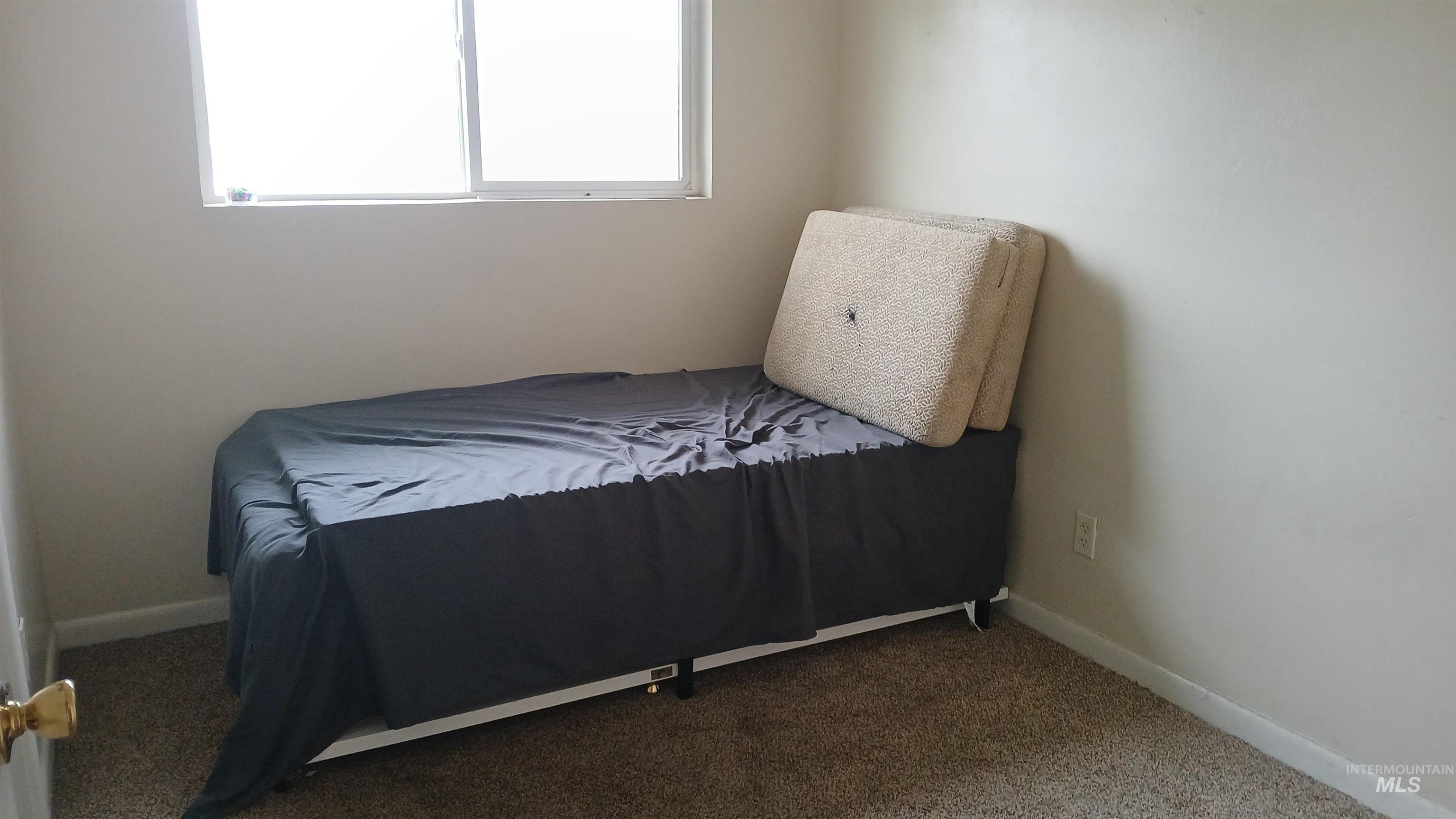 403 - 405 W Hazel St, Caldwell, Idaho 83605-4723, 3 Bedrooms, 1.5 Bathrooms, Residential Income For Sale, Price $440,000,MLS 98979321