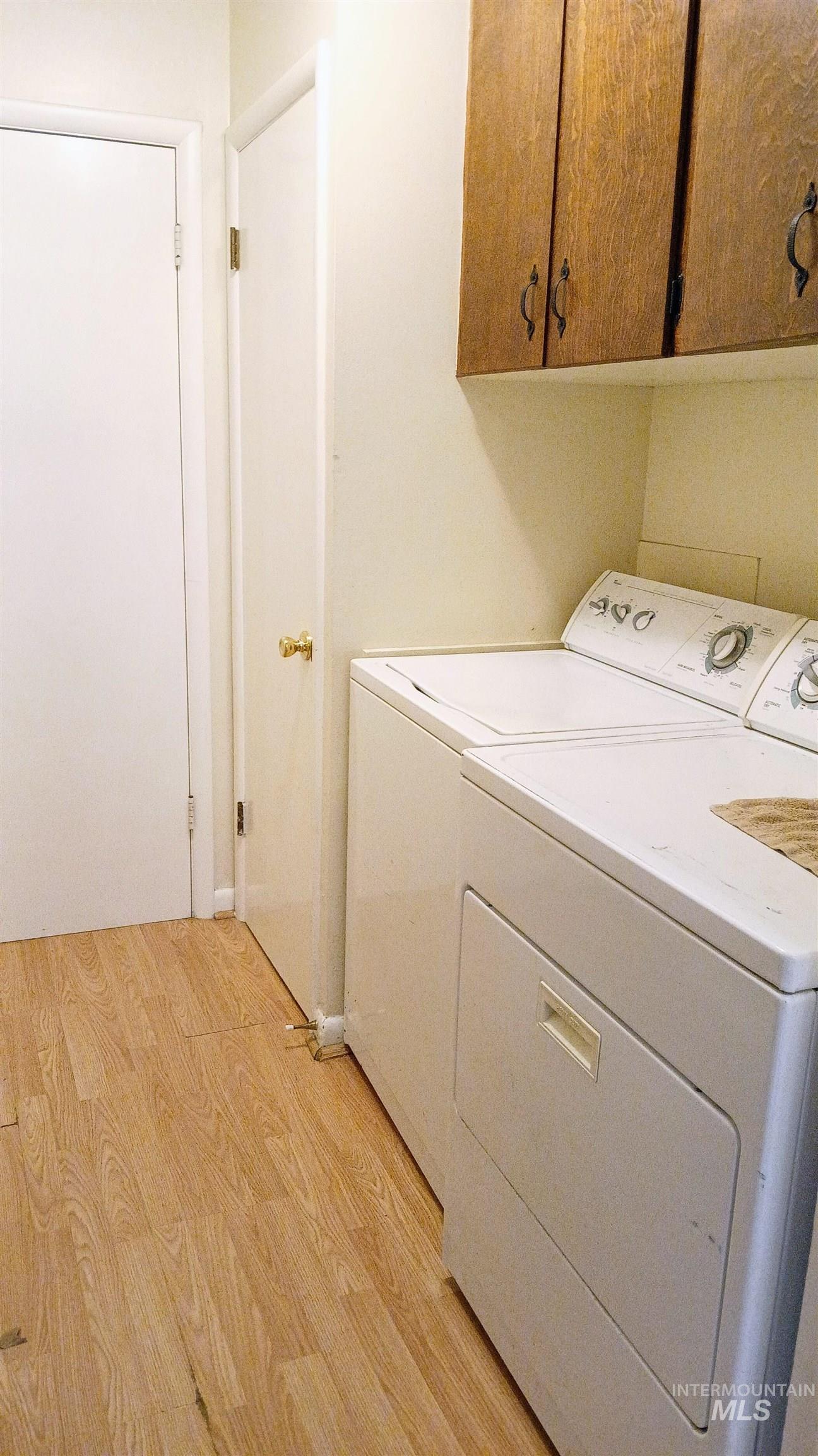 403 - 405 W Hazel St, Caldwell, Idaho 83605-4723, 3 Bedrooms, 1.5 Bathrooms, Residential Income For Sale, Price $440,000,MLS 98979321