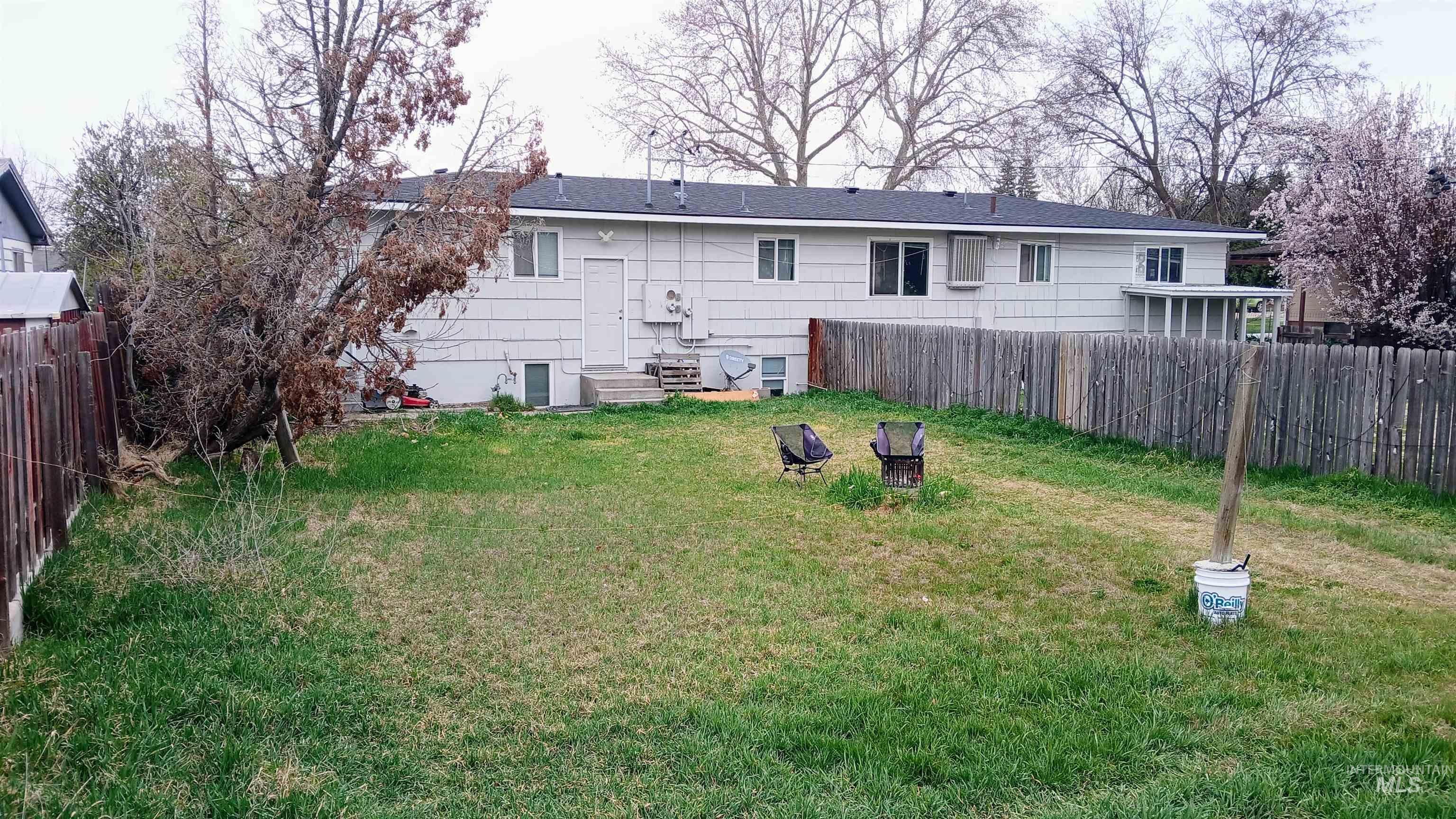 403 - 405 W Hazel St, Caldwell, Idaho 83605-4723, 3 Bedrooms, 1.5 Bathrooms, Residential Income For Sale, Price $440,000,MLS 98979321