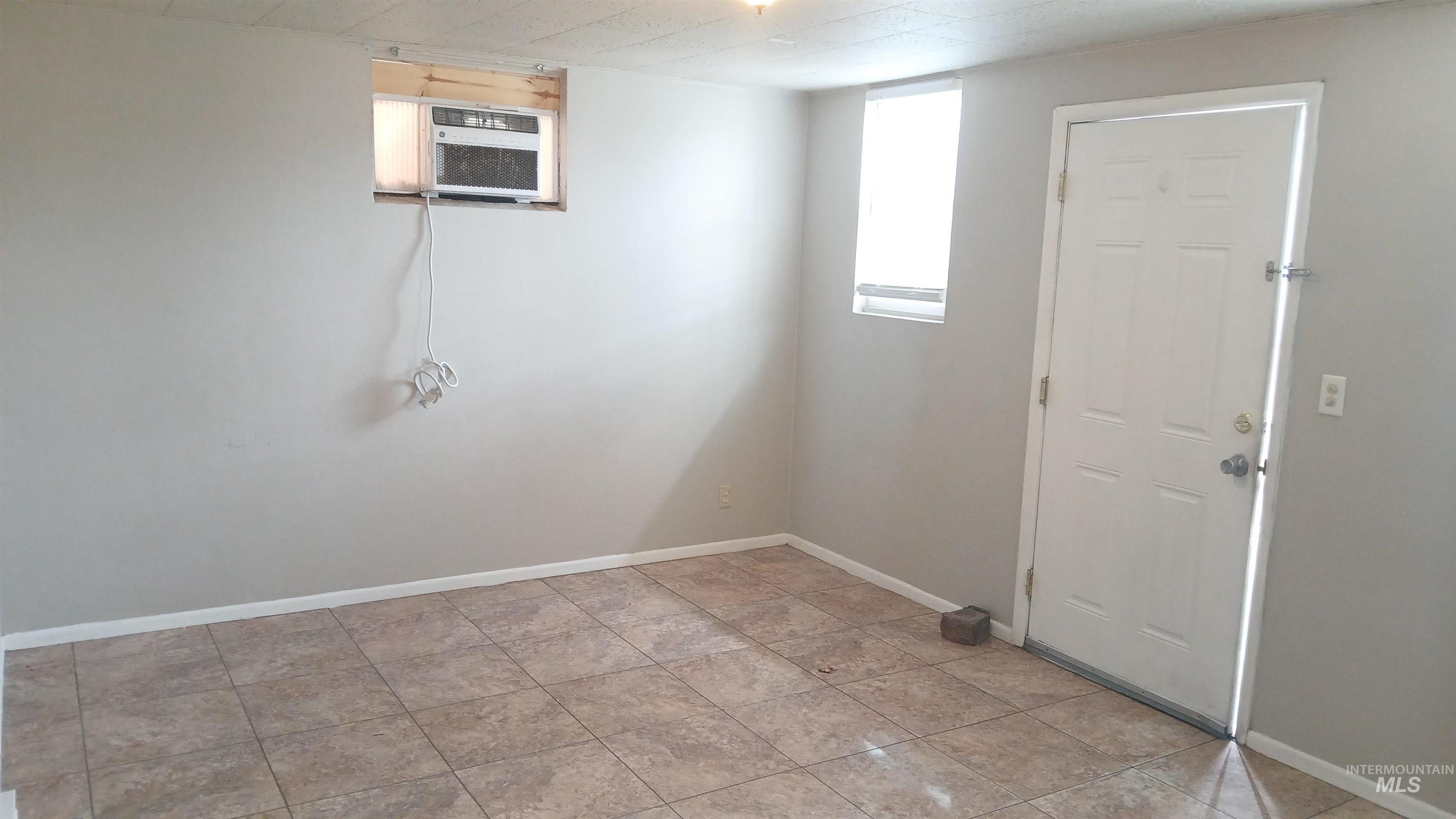 403 - 405 W Hazel St, Caldwell, Idaho 83605-4723, 3 Bedrooms, 1.5 Bathrooms, Residential Income For Sale, Price $440,000,MLS 98979321