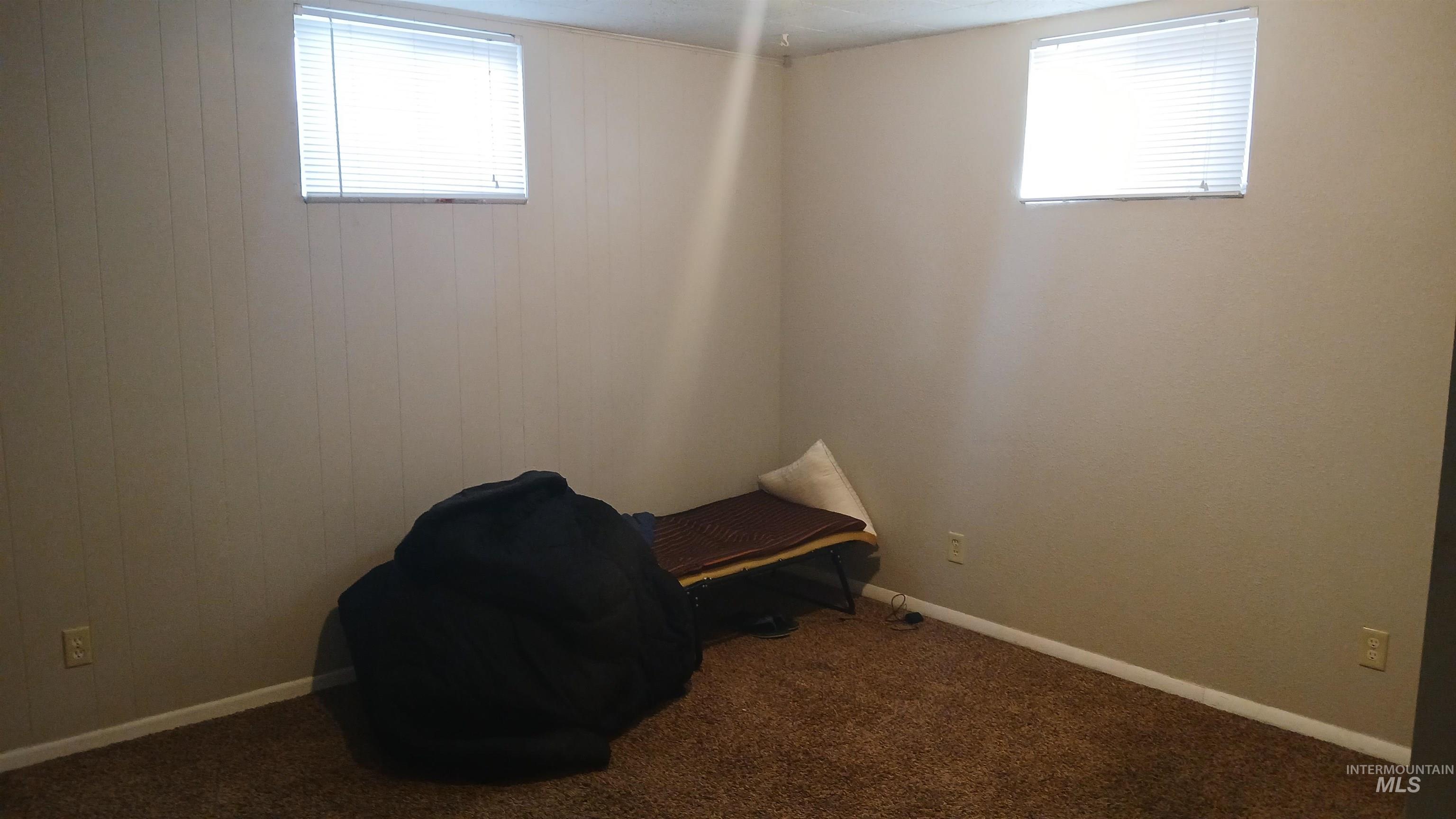 403 - 405 W Hazel St, Caldwell, Idaho 83605-4723, 3 Bedrooms, 1.5 Bathrooms, Residential Income For Sale, Price $440,000,MLS 98979321