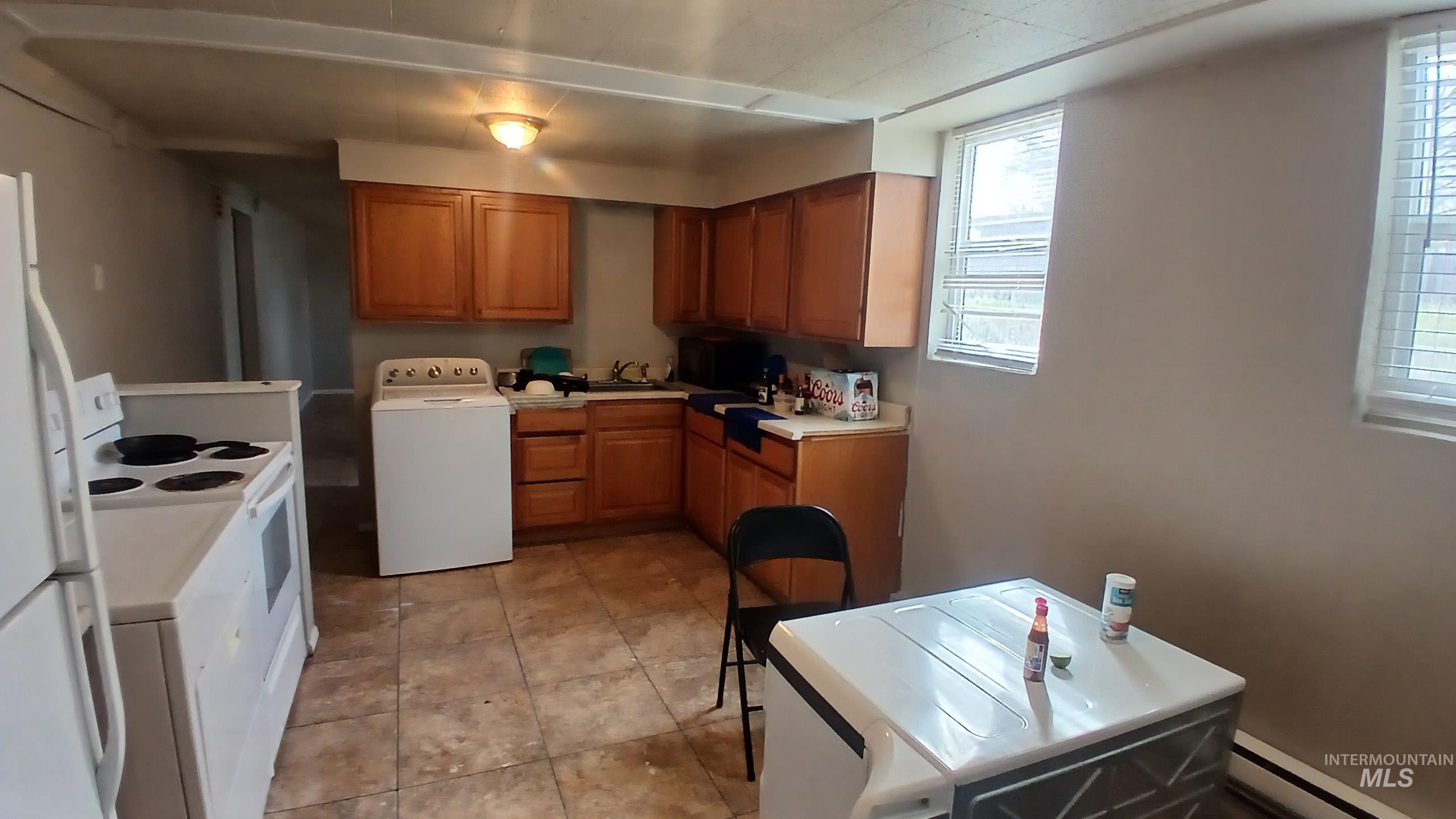 403 - 405 W Hazel St, Caldwell, Idaho 83605-4723, 3 Bedrooms, 1.5 Bathrooms, Residential Income For Sale, Price $440,000,MLS 98979321