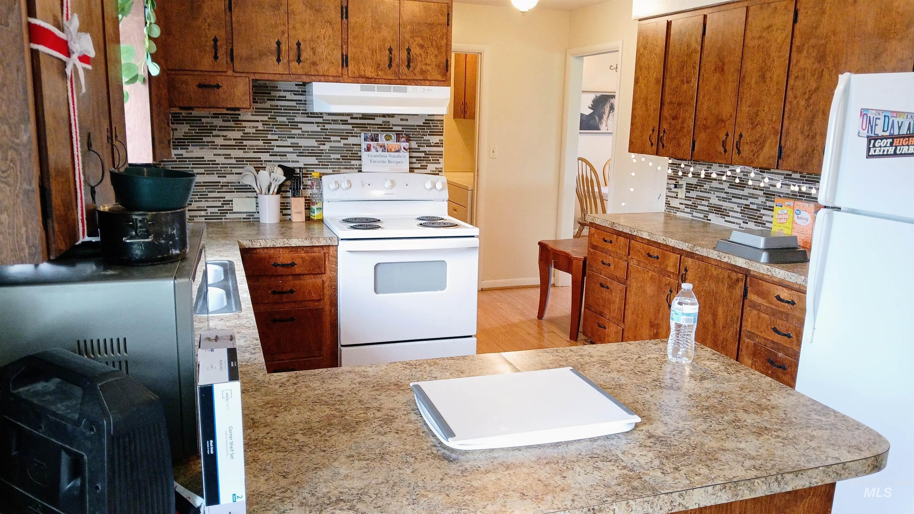 403 - 405 W Hazel St, Caldwell, Idaho 83605-4723, 3 Bedrooms, 1.5 Bathrooms, Residential Income For Sale, Price $440,000,MLS 98979321