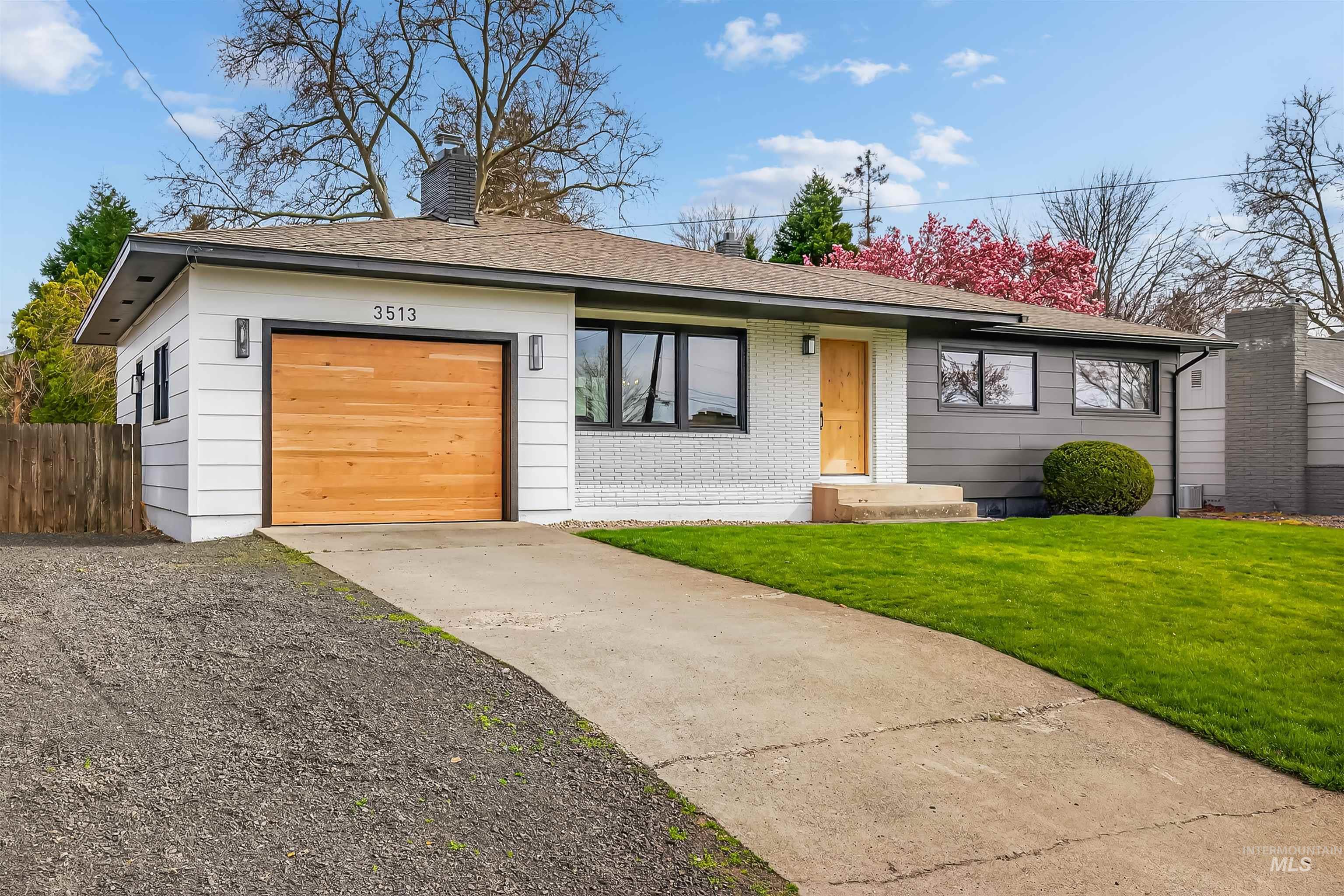 3513 8th Street C, Lewiston, Idaho 83501, 3 Bedrooms, 1.5 Bathrooms, Residential For Sale, Price $485,000,MLS 98979323