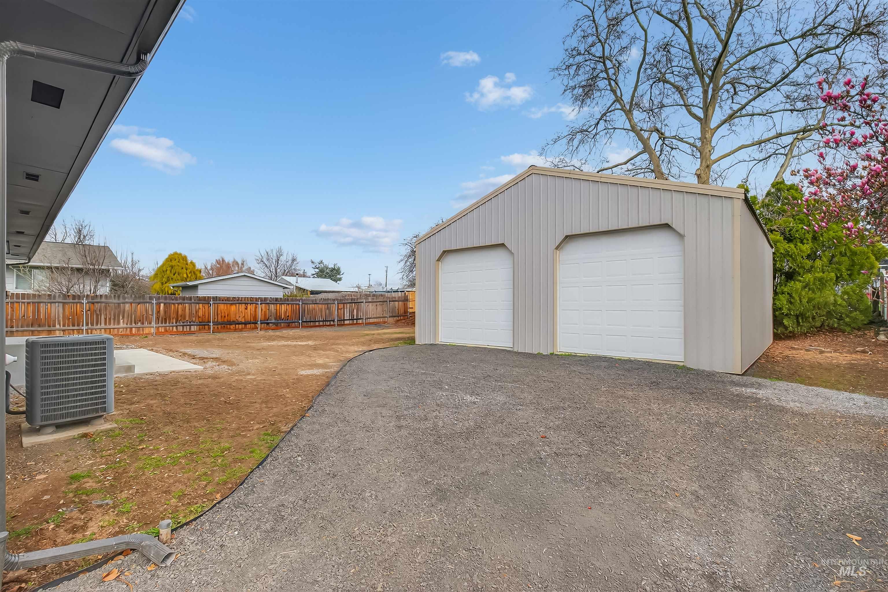 3513 8th Street C, Lewiston, Idaho 83501, 3 Bedrooms, 1.5 Bathrooms, Residential For Sale, Price $485,000,MLS 98979323