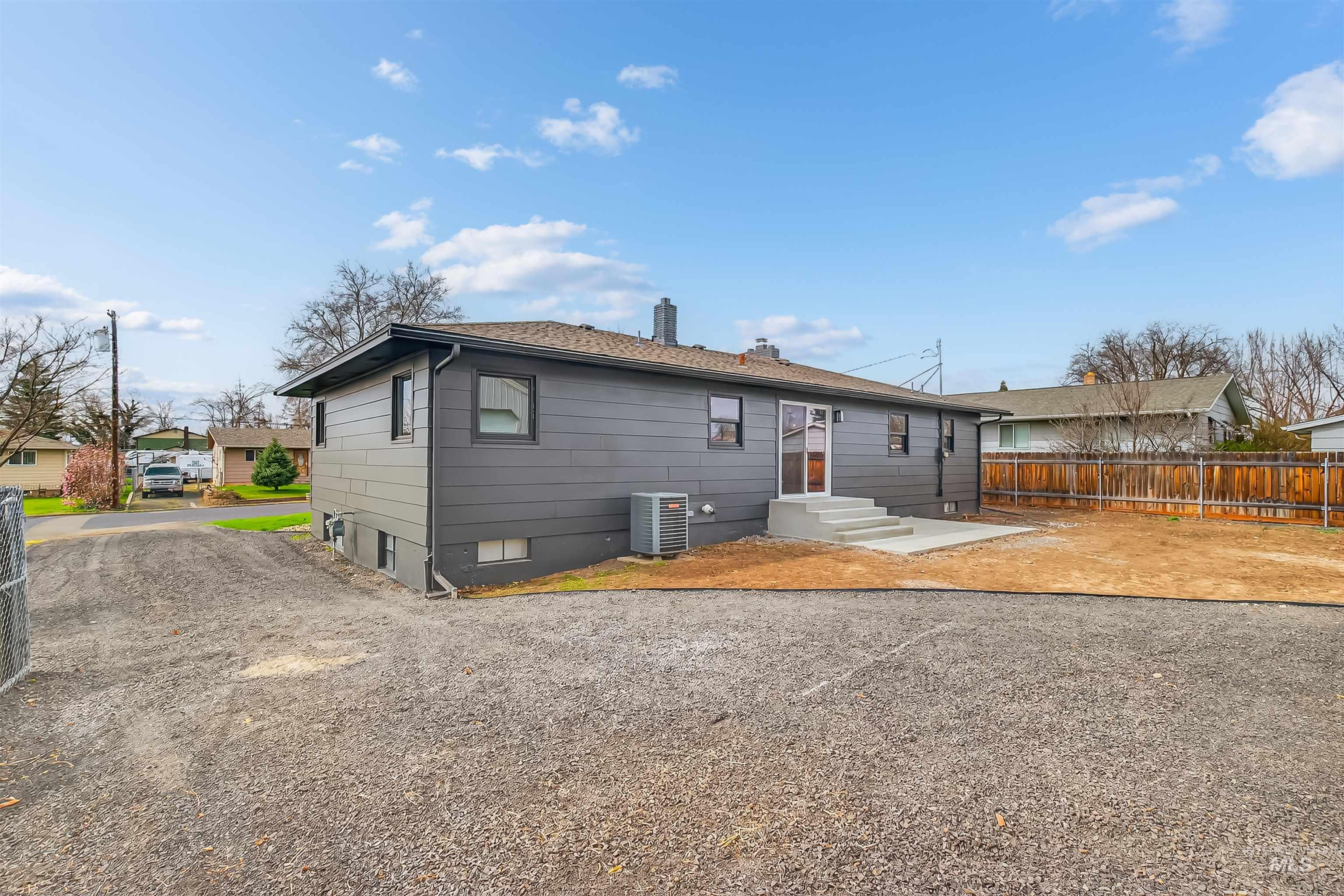3513 8th Street C, Lewiston, Idaho 83501, 3 Bedrooms, 1.5 Bathrooms, Residential For Sale, Price $485,000,MLS 98979323