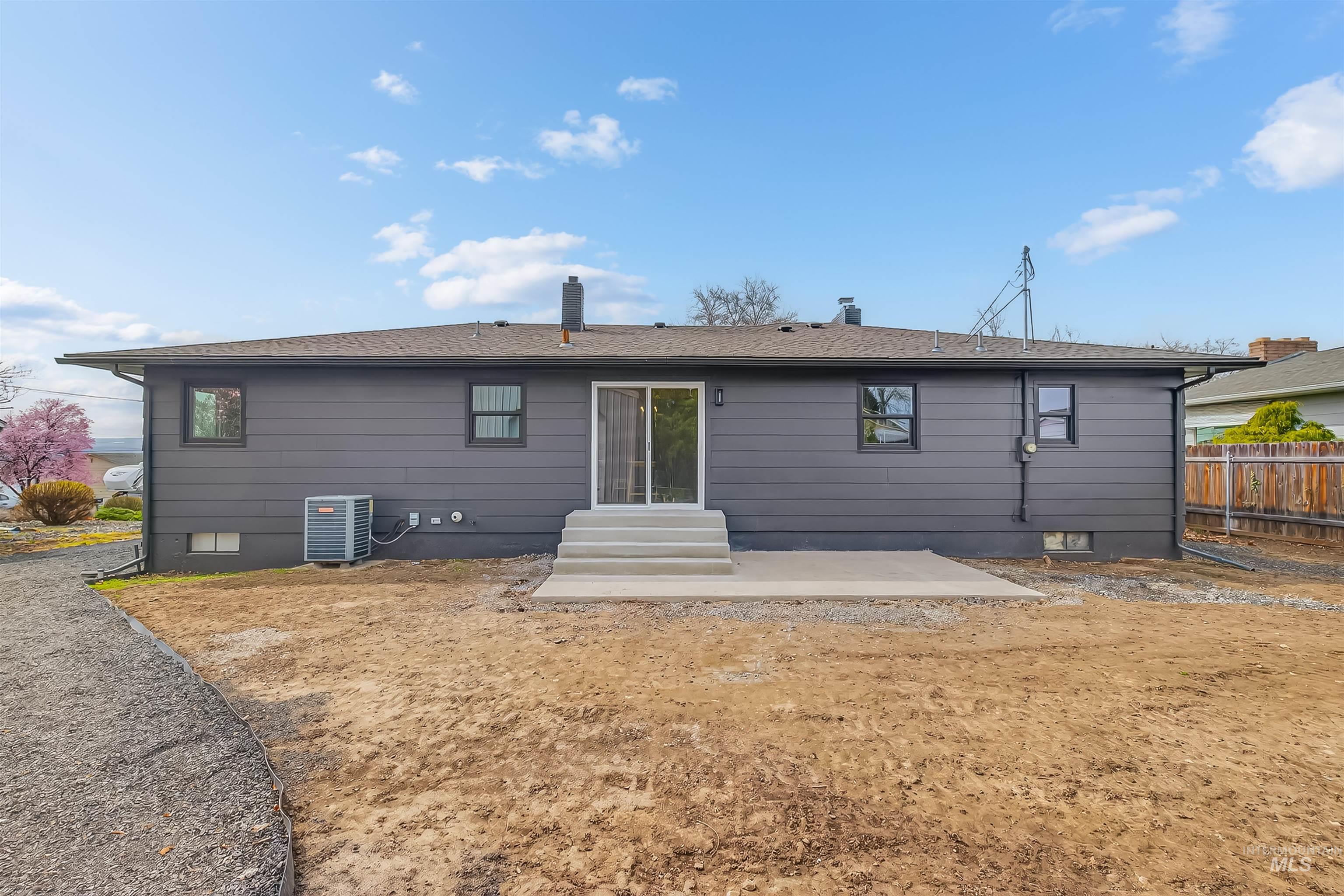 3513 8th Street C, Lewiston, Idaho 83501, 3 Bedrooms, 1.5 Bathrooms, Residential For Sale, Price $485,000,MLS 98979323