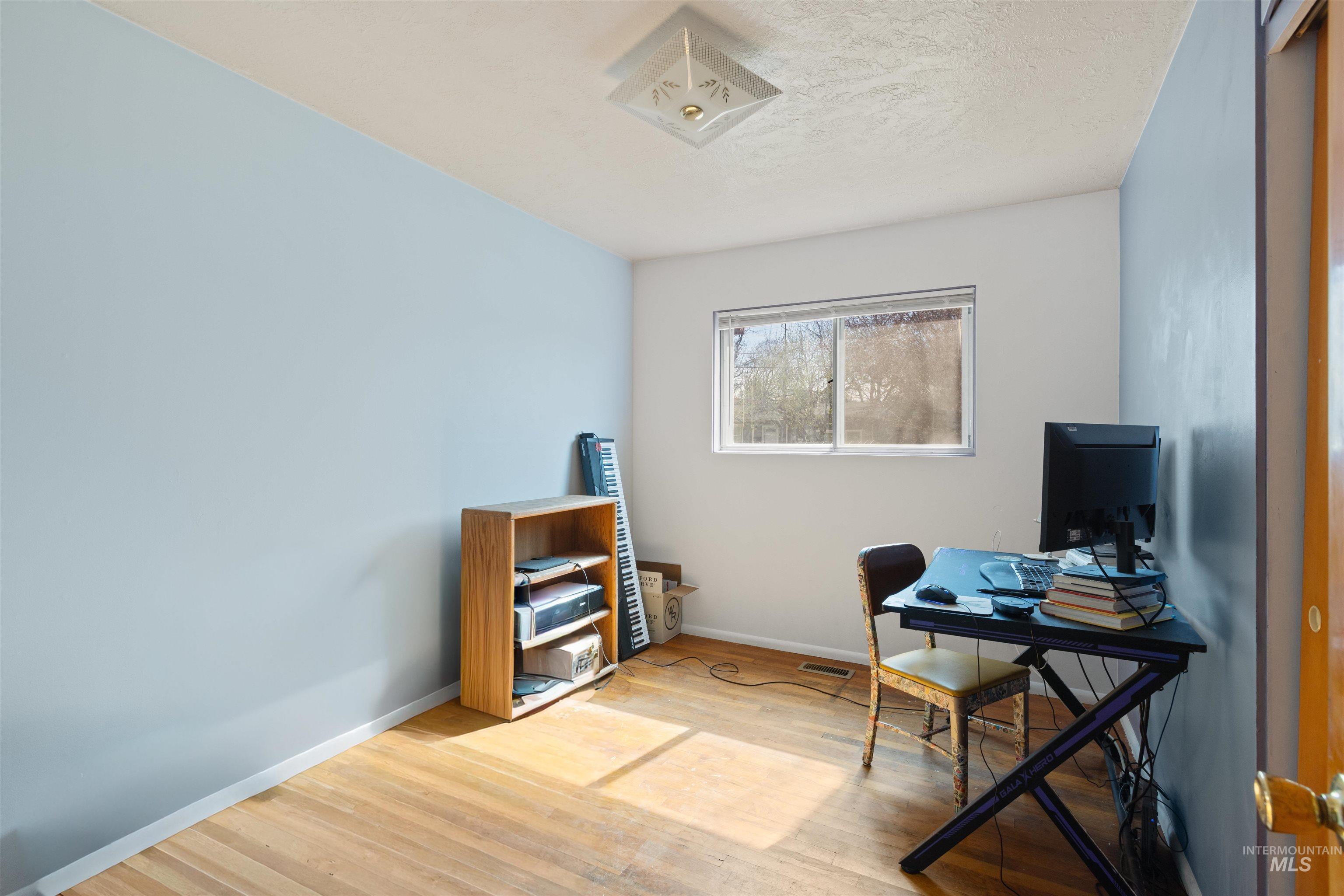 4816 W Marvin St, Boise, Idaho 83705, 3 Bedrooms, 1 Bathroom, Residential For Sale, Price $383,000,MLS 98979324