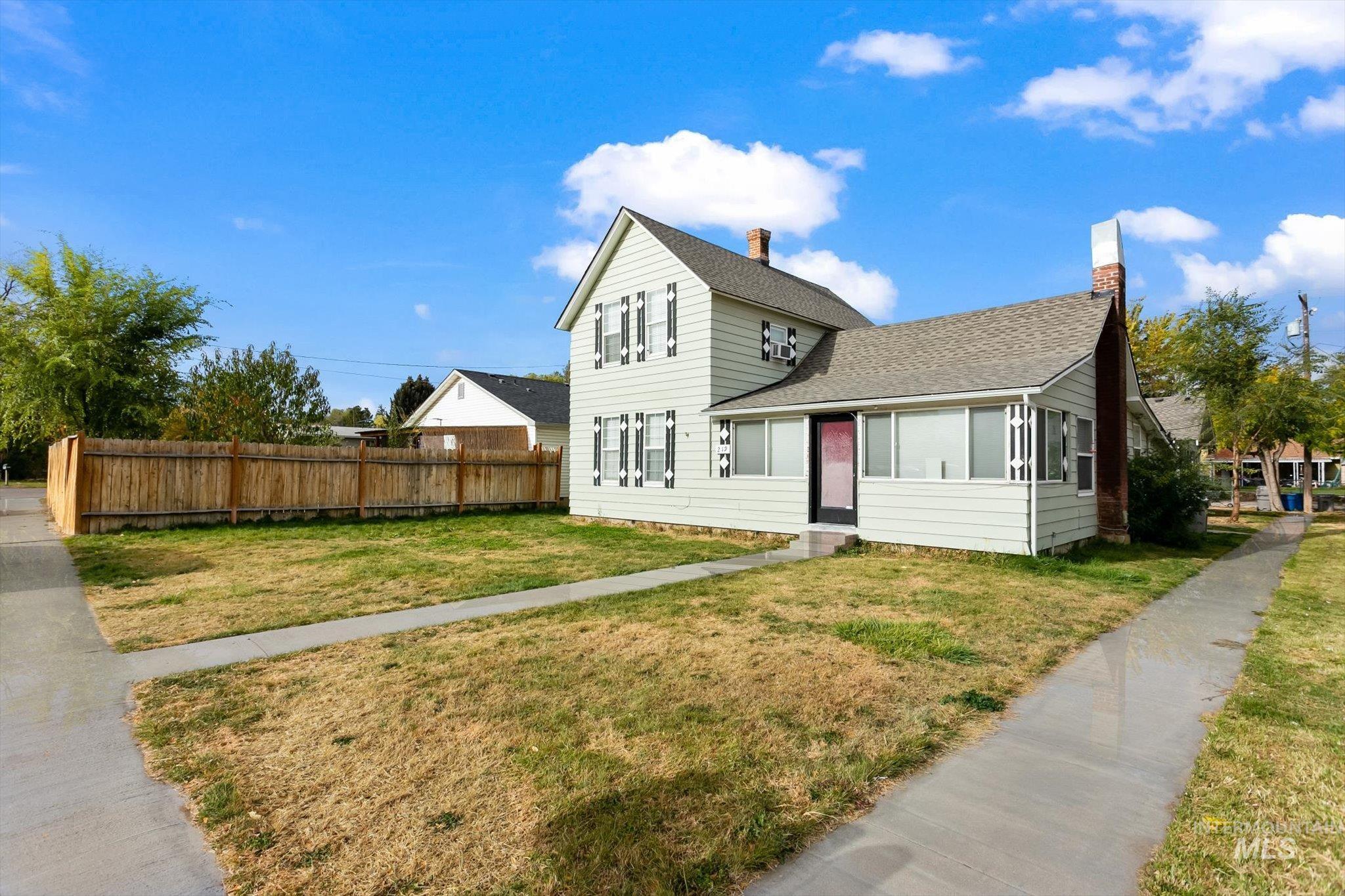 219 24th Ave S., Nampa, Idaho 83651, 4 Bedrooms, 2.5 Bathrooms, Residential Income For Sale, Price $575,000, 98979325