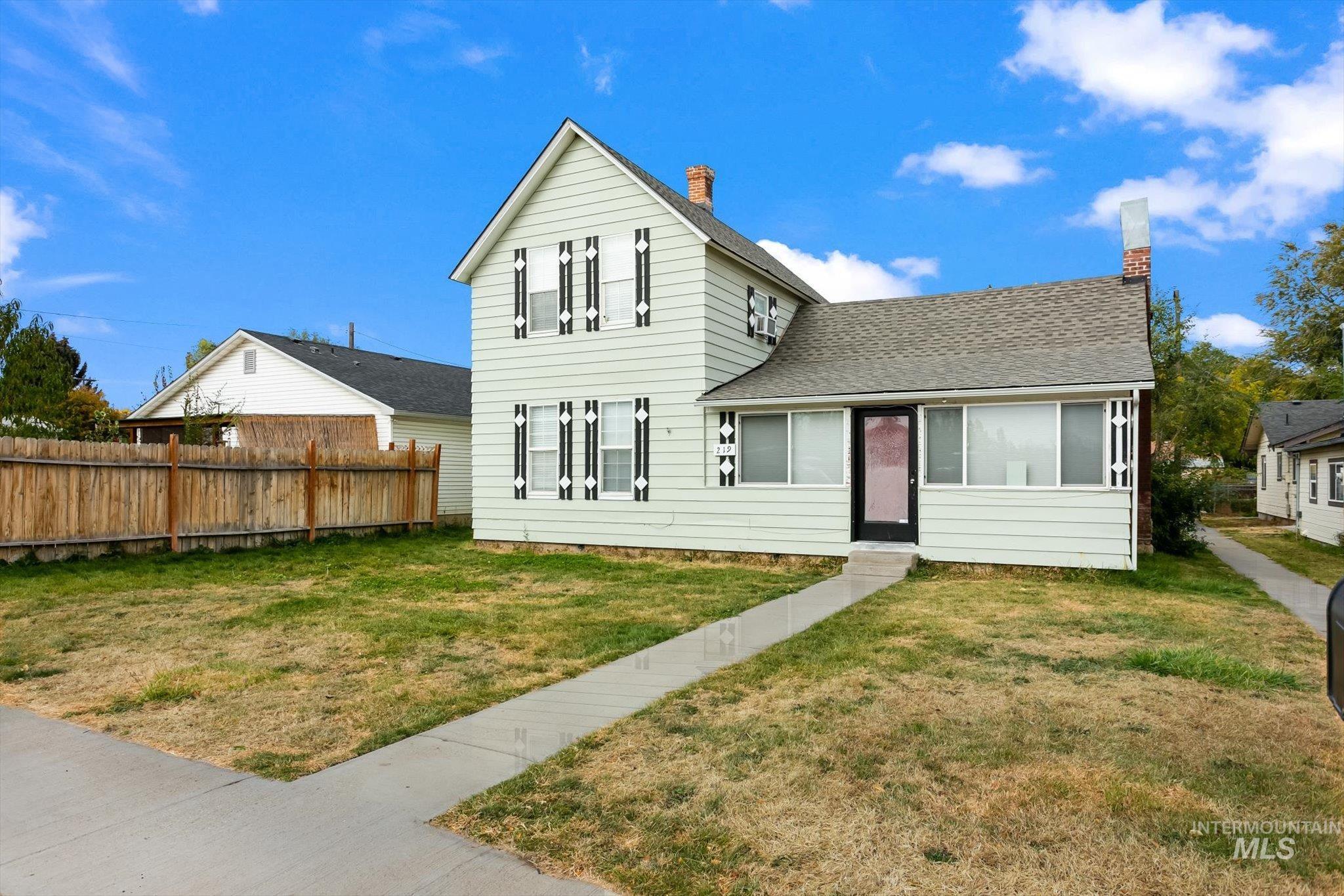 219 24th Ave S., Nampa, Idaho 83651, 4 Bedrooms, 2.5 Bathrooms, Residential Income For Sale, Price $575,000, 98979325