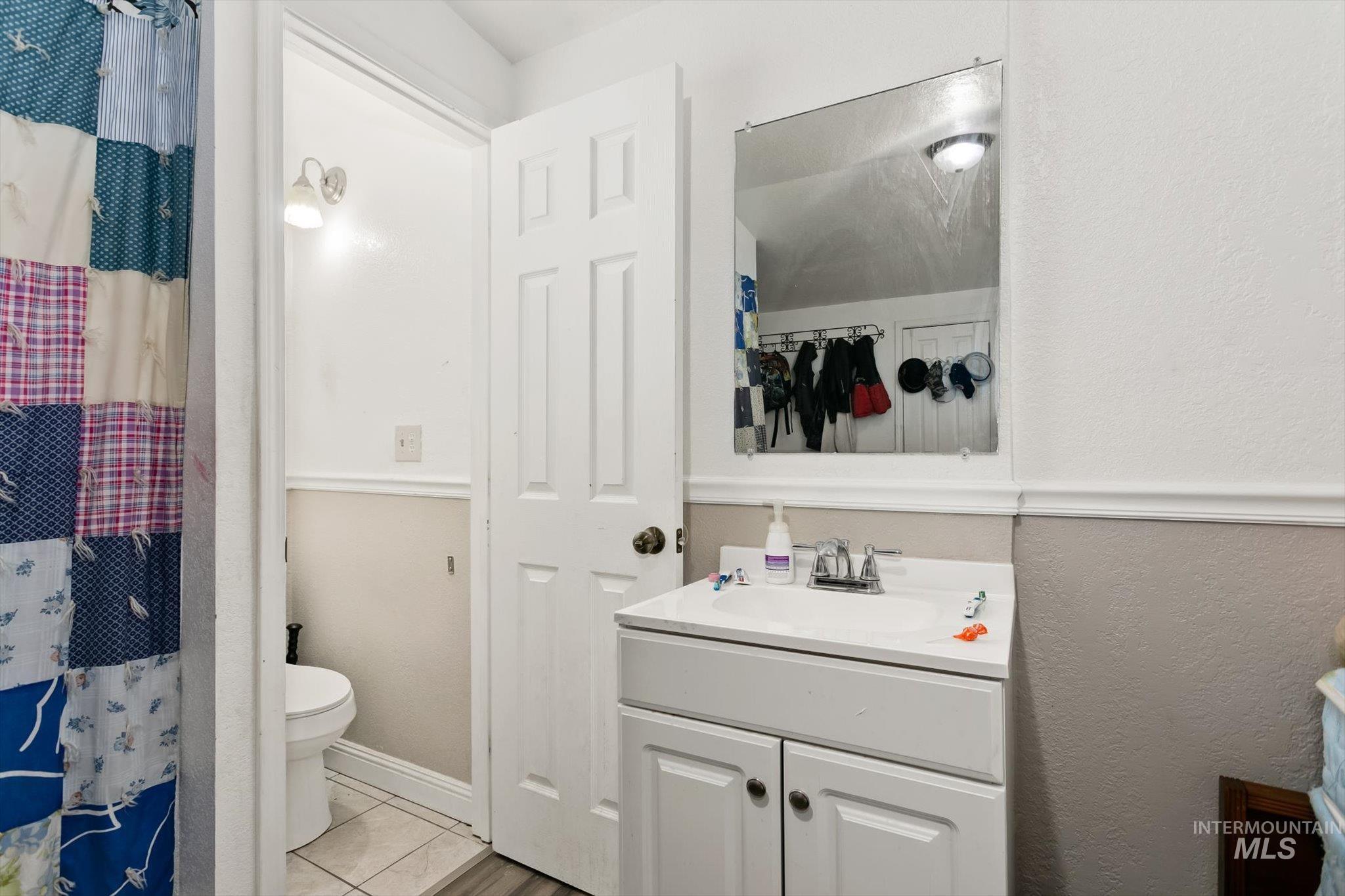 219 24th Ave S., Nampa, Idaho 83651, 4 Bedrooms, 2.5 Bathrooms, Residential Income For Sale, Price $575,000, 98979325