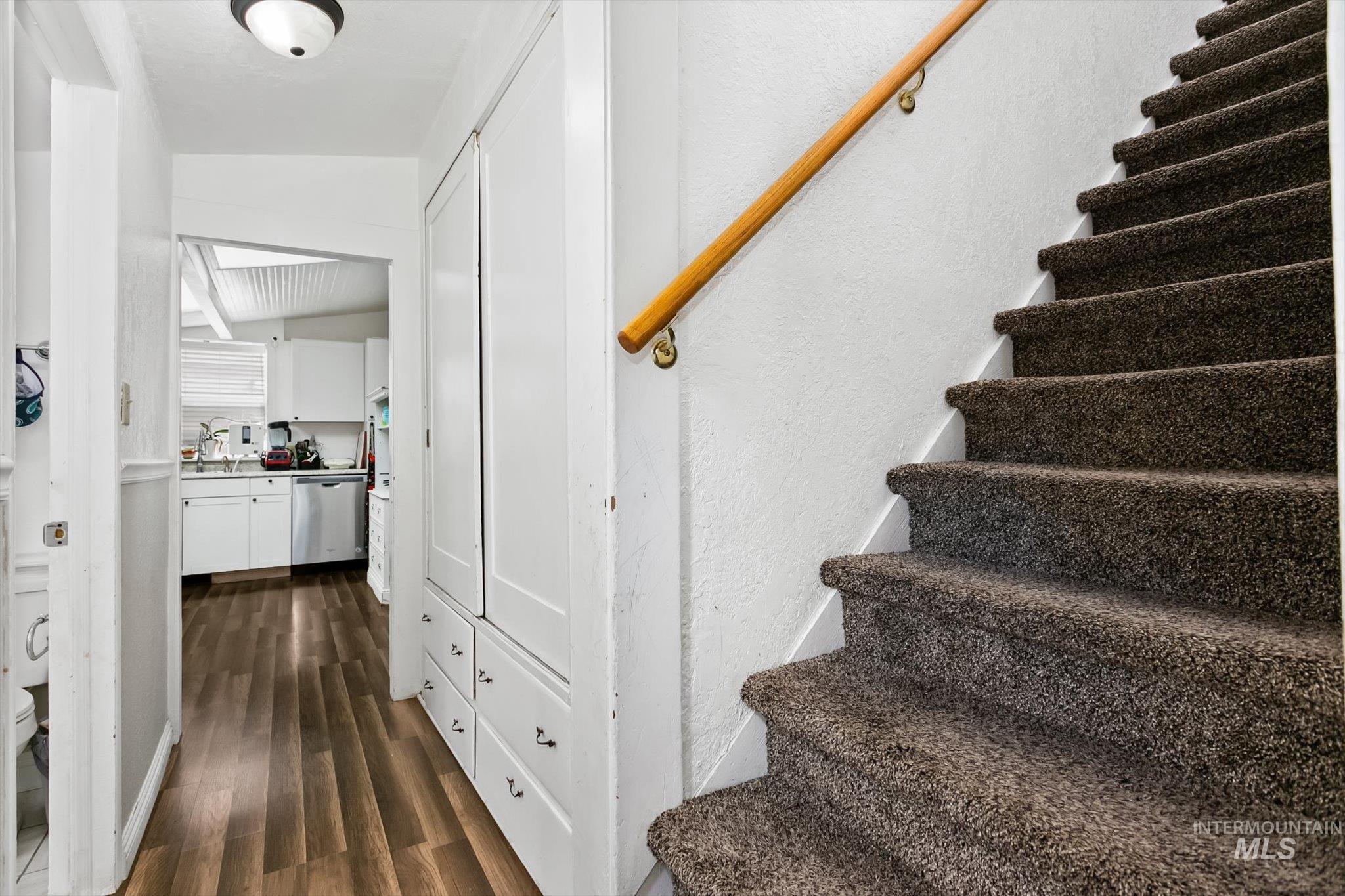 219 24th Ave S., Nampa, Idaho 83651, 4 Bedrooms, 2.5 Bathrooms, Residential Income For Sale, Price $575,000, 98979325