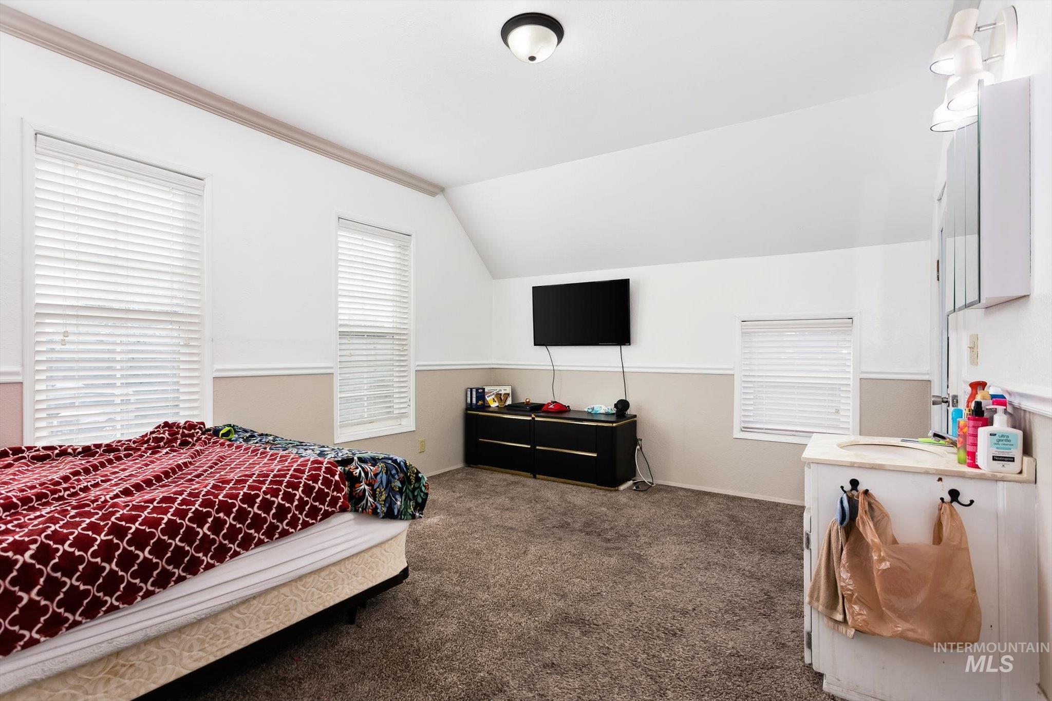 219 24th Ave S., Nampa, Idaho 83651, 4 Bedrooms, 2.5 Bathrooms, Residential Income For Sale, Price $575,000, 98979325