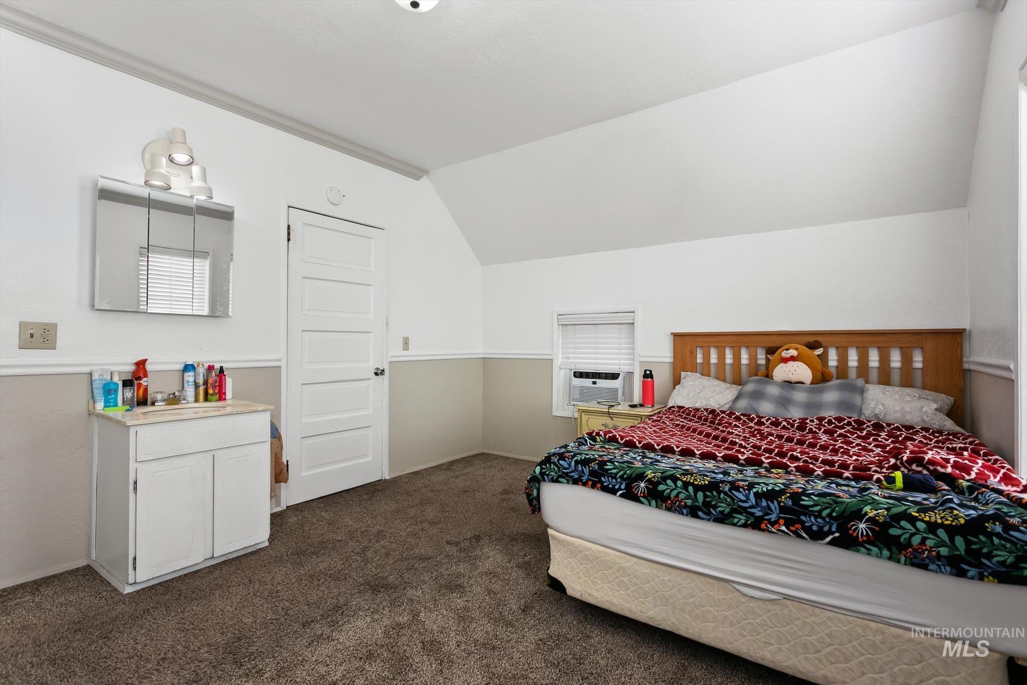 219 24th Ave S., Nampa, Idaho 83651, 4 Bedrooms, 2.5 Bathrooms, Residential Income For Sale, Price $575,000, 98979325