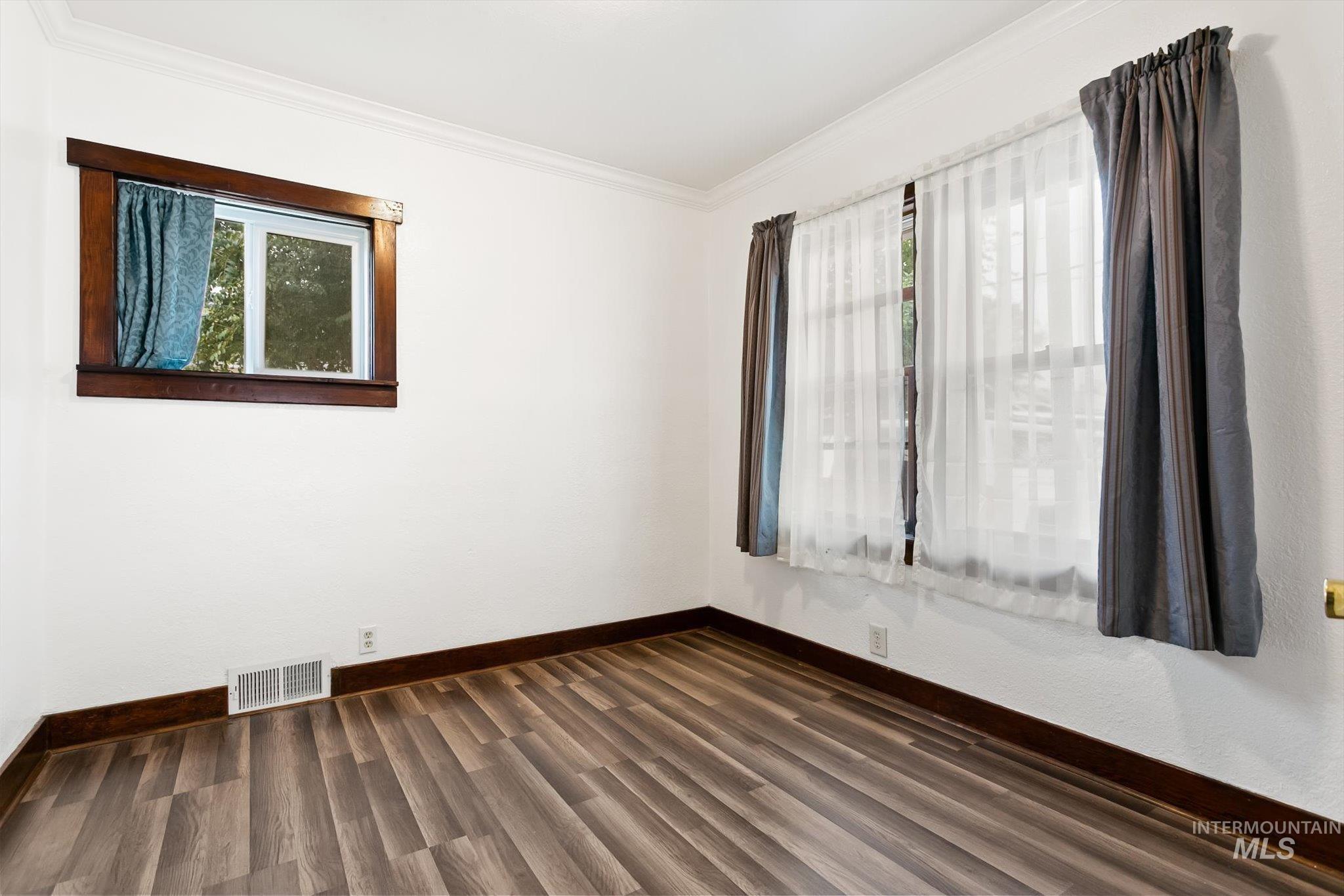 219 24th Ave S., Nampa, Idaho 83651, 4 Bedrooms, 2.5 Bathrooms, Residential Income For Sale, Price $575,000, 98979325