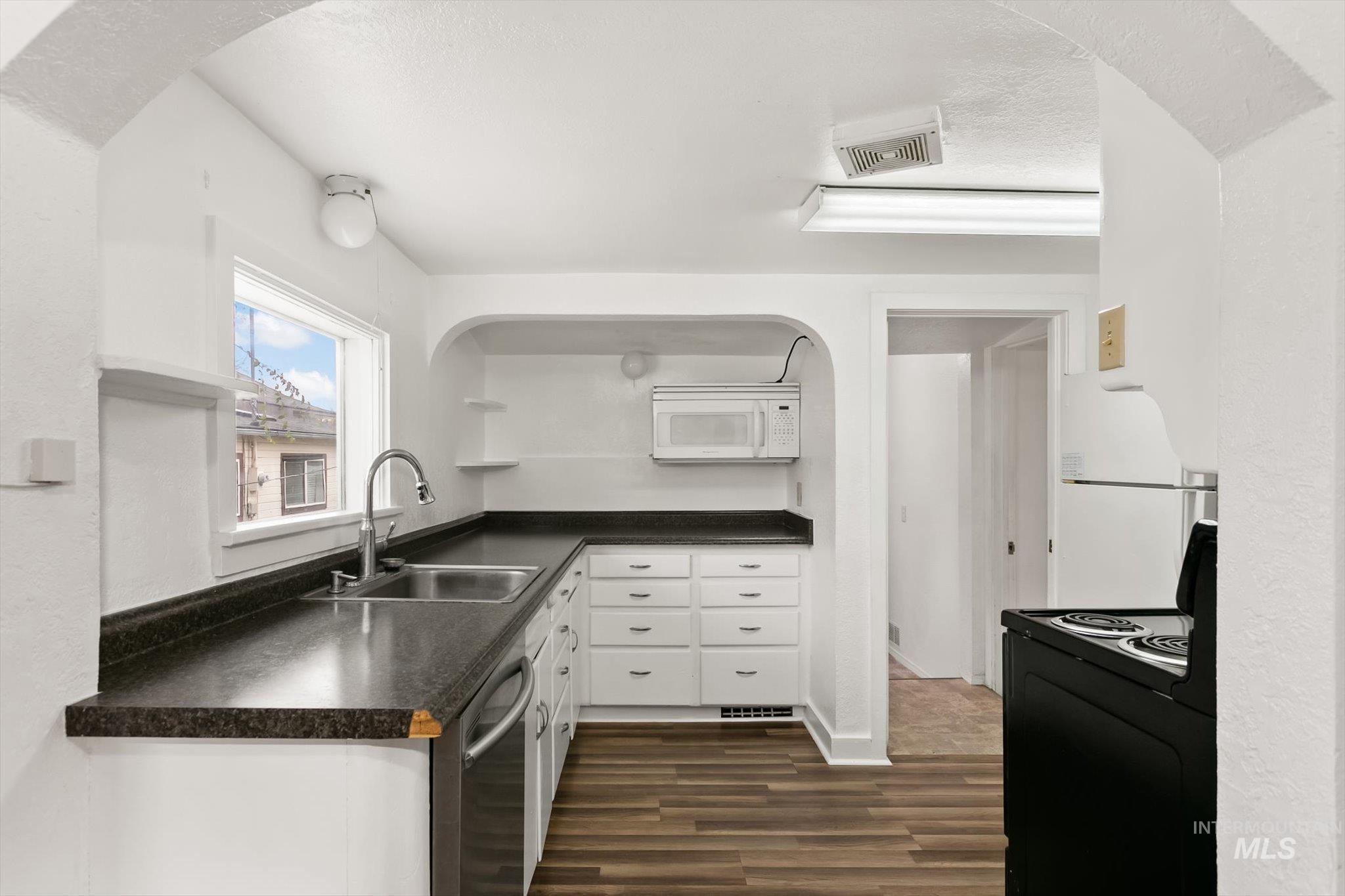 219 24th Ave S., Nampa, Idaho 83651, 4 Bedrooms, 2.5 Bathrooms, Residential Income For Sale, Price $575,000, 98979325