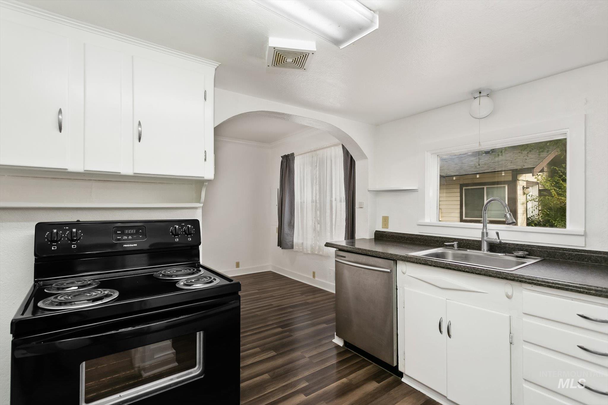 219 24th Ave S., Nampa, Idaho 83651, 4 Bedrooms, 2.5 Bathrooms, Residential Income For Sale, Price $575,000, 98979325