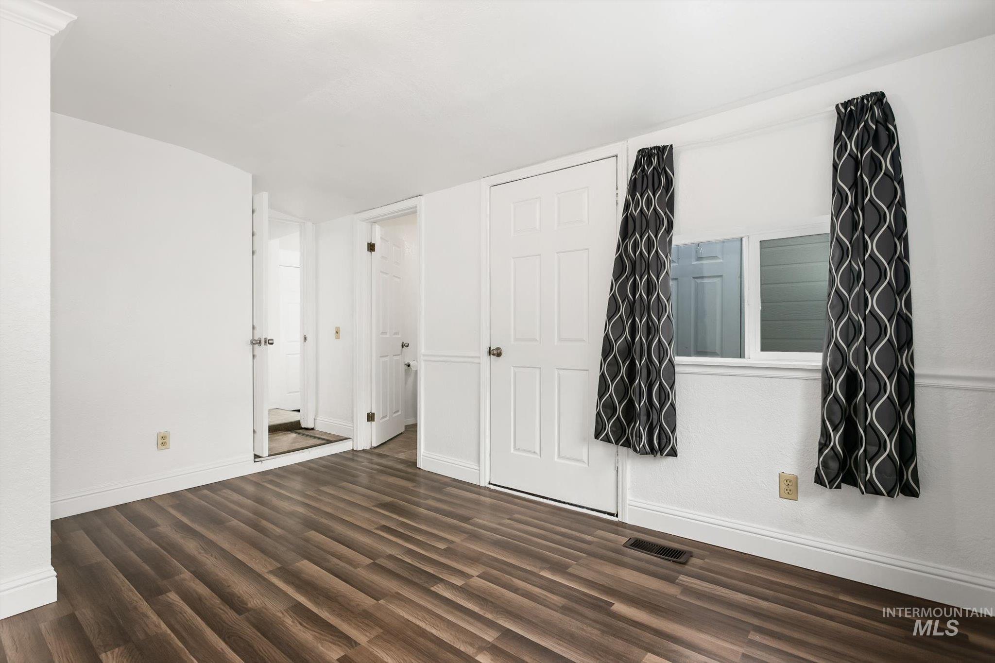 219 24th Ave S., Nampa, Idaho 83651, 4 Bedrooms, 2.5 Bathrooms, Residential Income For Sale, Price $575,000, 98979325